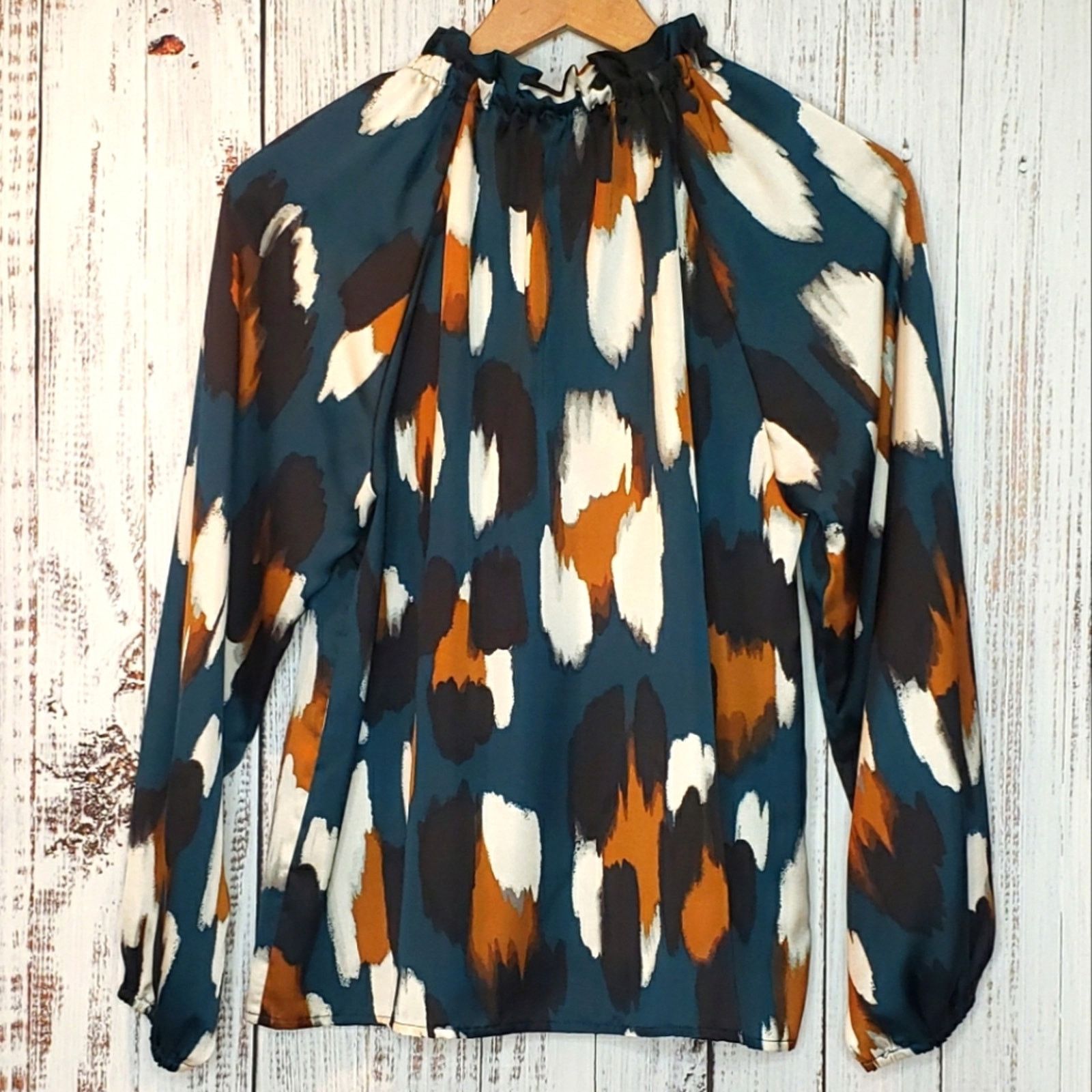 Ann Taylor EUC Ann Taylor Sz S paint brush style top closet staple Size S / US 4 / IT 40 - 1 Thumbnail