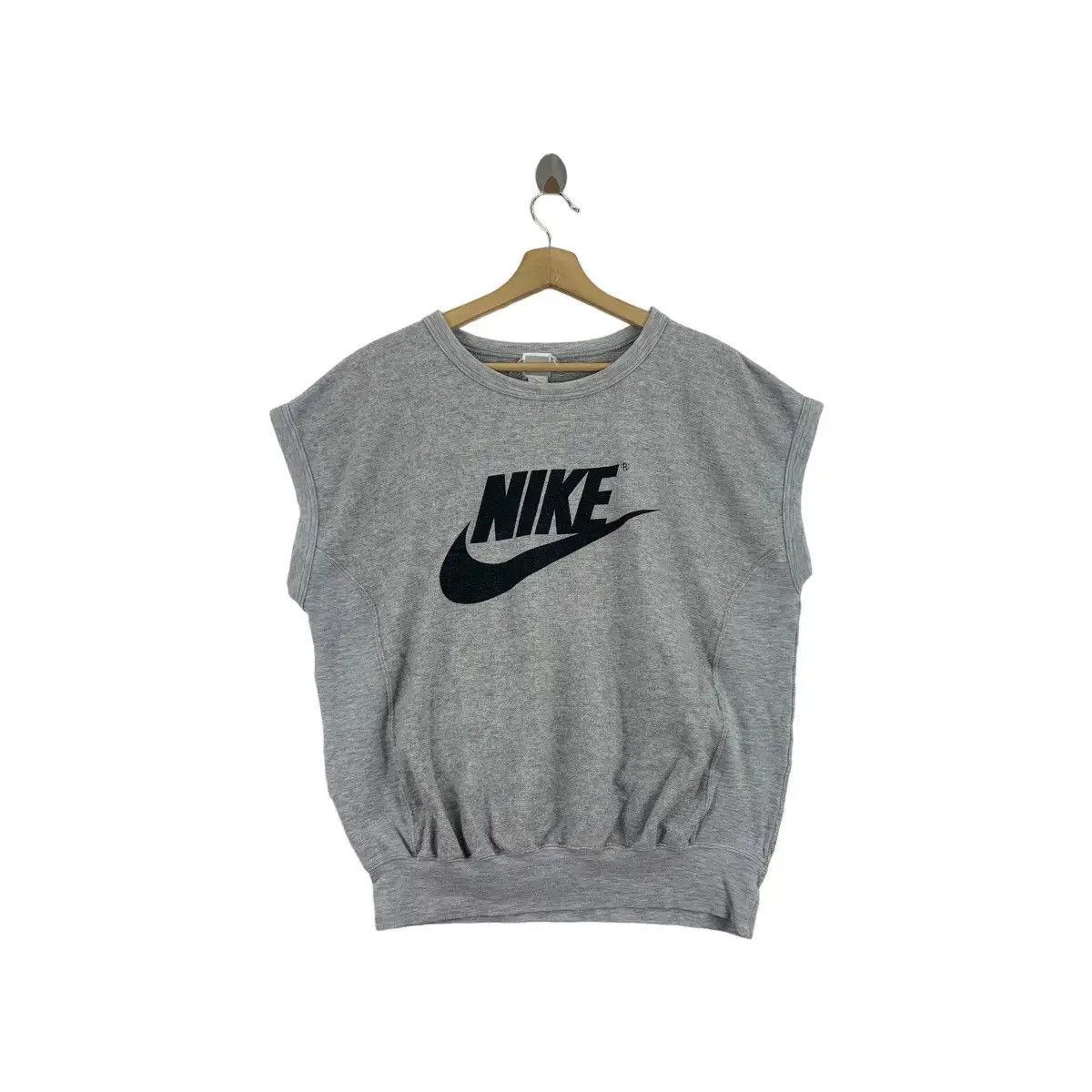 Nike Vintage 90’ NIKE GREY TAG Center Logo Tank Top Sweatshirt Size L / US 10 / IT 46 - 1 Thumbnail