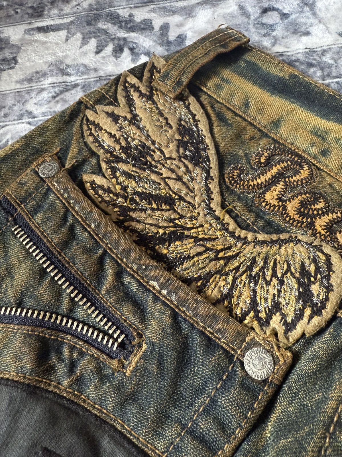 If Six Was Nine Red Pepper Shadow Mud Wash Embroidered Wings Jeans Size US 29 - 19 Thumbnail