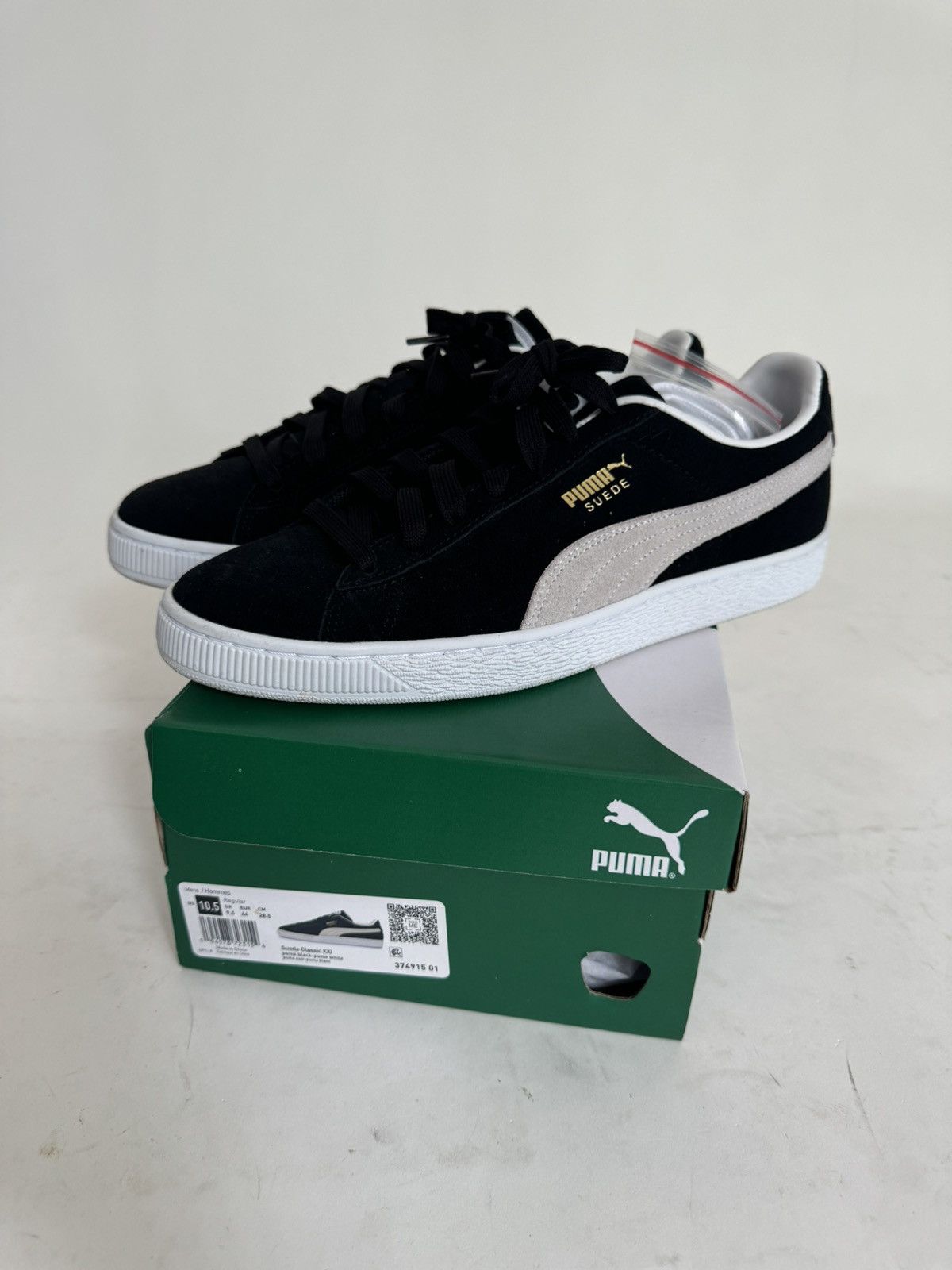Puma Puma Classic Suede Black Size US 10.5 / EU 43-44 - 1 Thumbnail