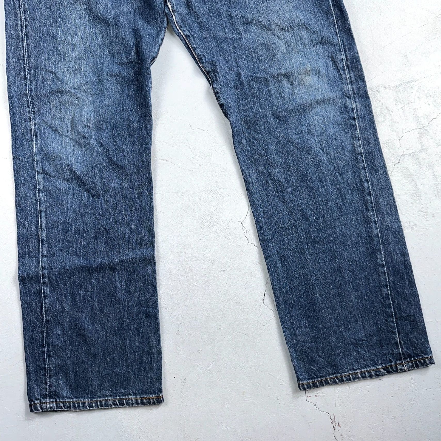 Levi's VINTAGE Levi's 501 Jeans Straight Levi's 501 Blue 40x32 90s Mens Regular Classic Mid Rise Button Closure Denim 40x31 501 Series Leather? Size US 40 / EU 56 - 3 Thumbnail