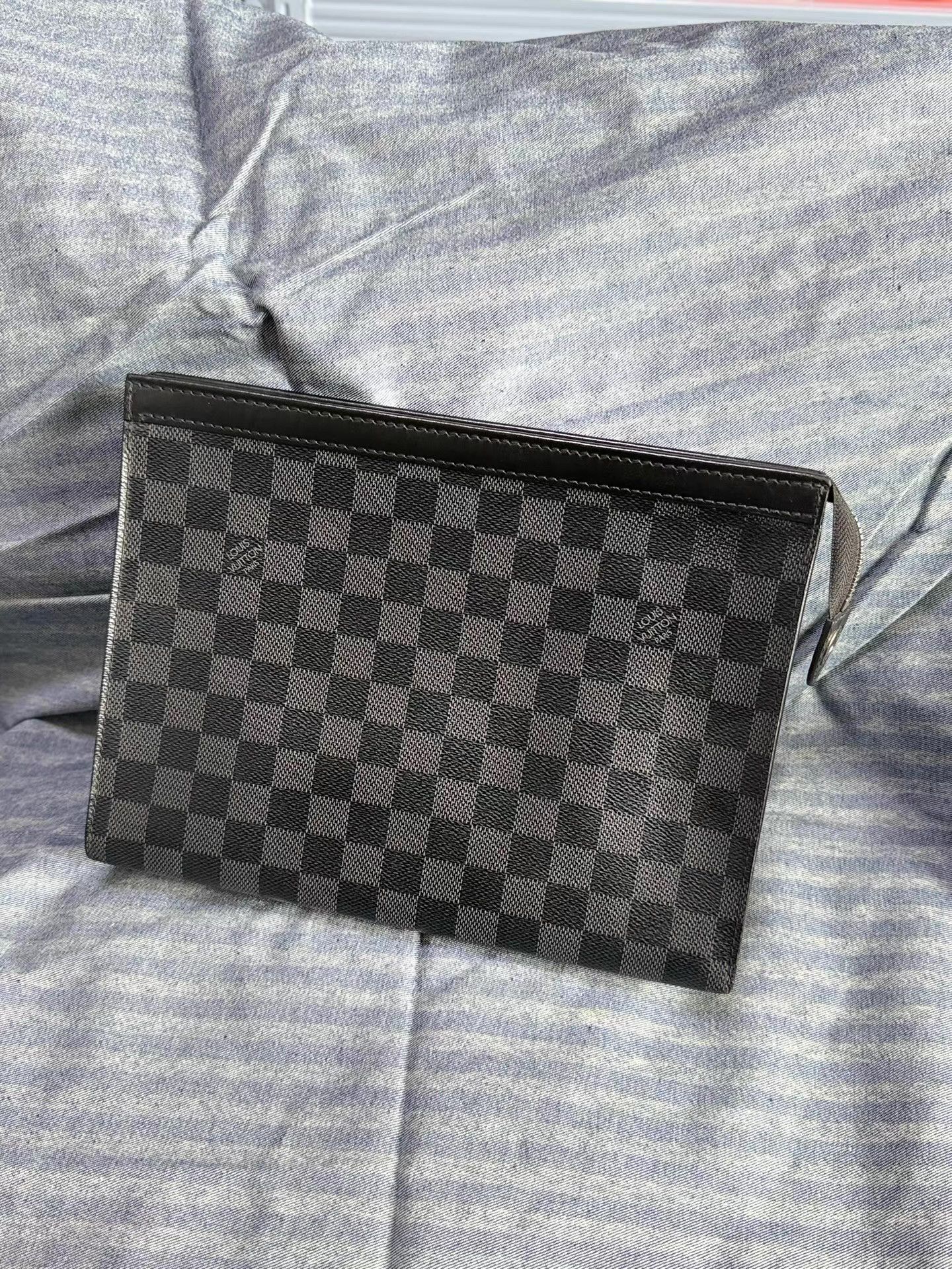 Louis Vuitton LV Damier Graphite clutch bag Ｑ20 Size ONE SIZE - 1 Thumbnail