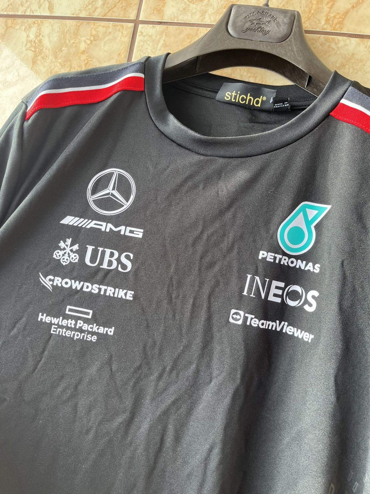 Formula 1 Petronas Mersedes AMG Crowdstrike tee shirt Size US S / EU 44-46 / 1 - 3 Thumbnail
