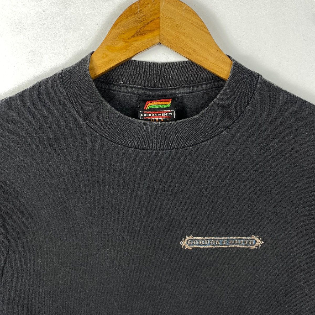Vintage Vintage 90's GORDON & SMITH Surf Logo Graphic Faded Tee Size US S / EU 44-46 / 1 - 5 Thumbnail