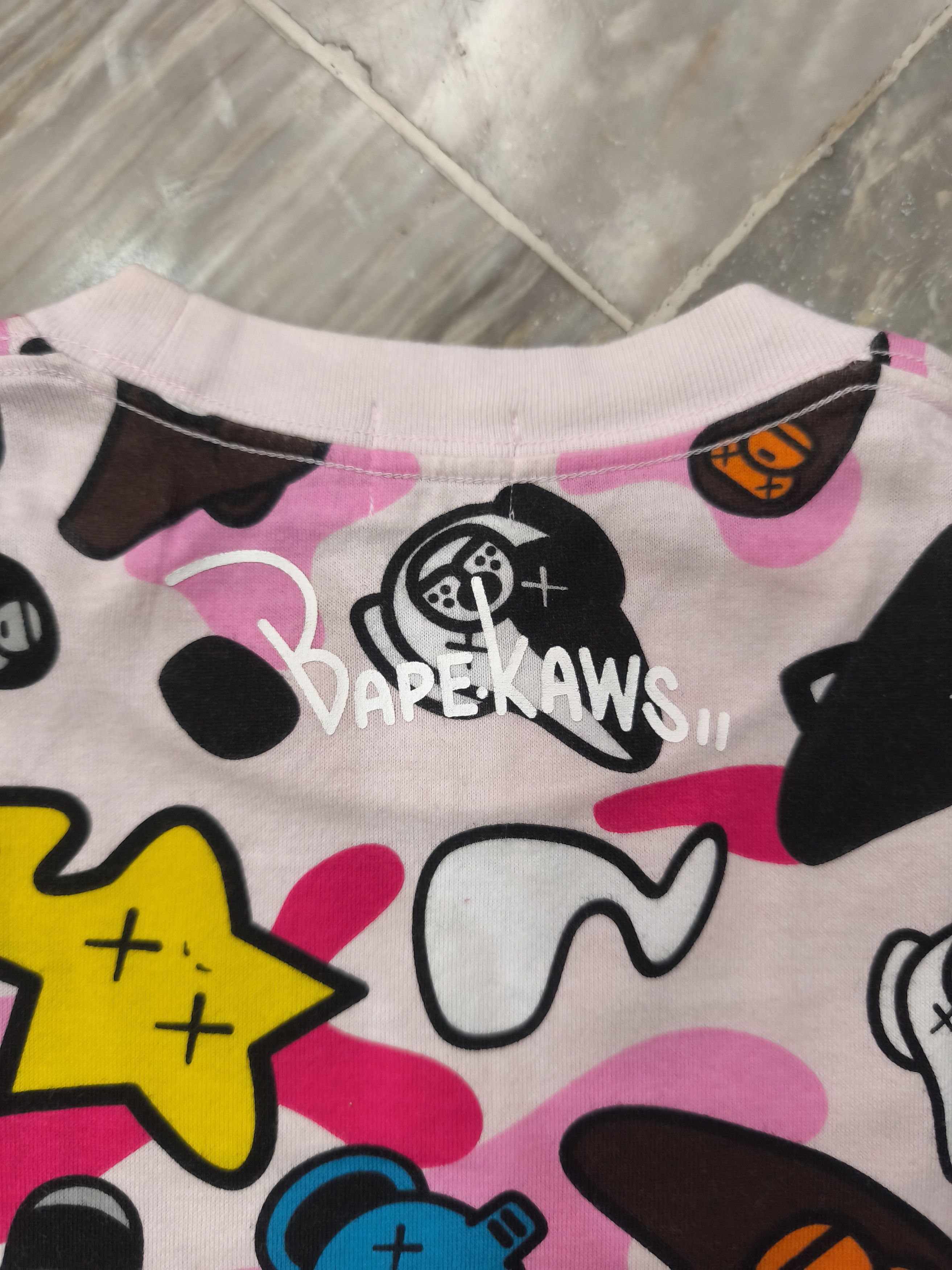 Bape × Kaws RARE OG BAPE BABY MILO x KAWS SAFARI TEE Size US S / EU 44-46 / 1 - 8 Thumbnail