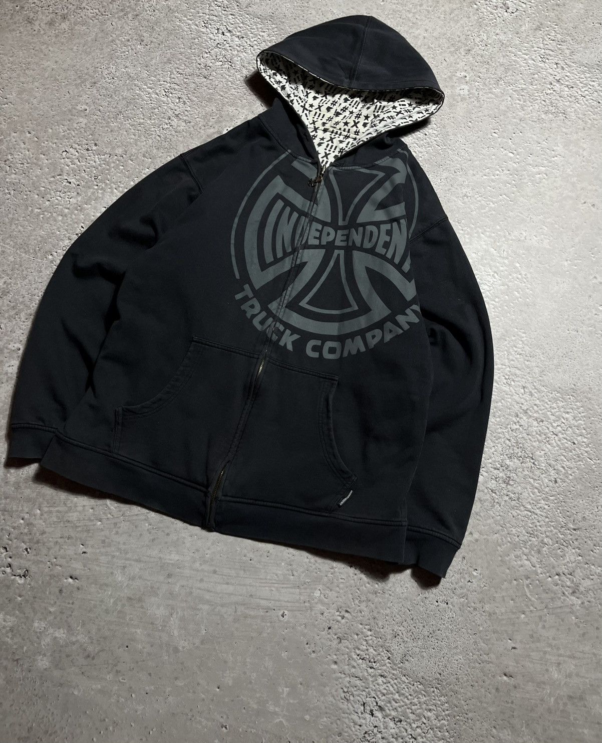 Independent Truck Co. × Japanese Brand Y2K reversible zip-up hoodie Independent logo graphic print Size US XL / EU 56 / 4 - 6 Thumbnail