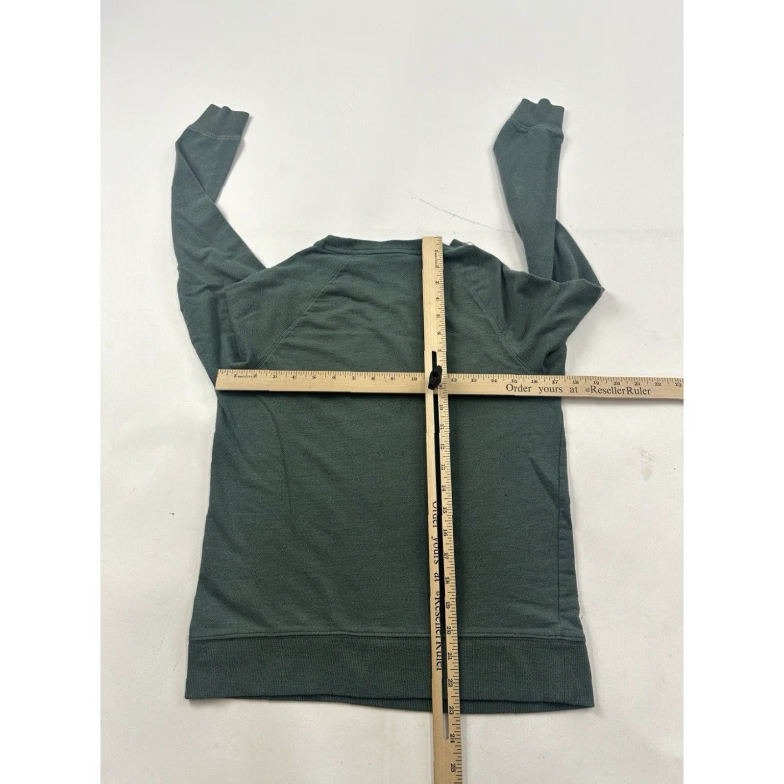 Vintage Columbia Sweatshirt Womens XS Green Crew Neck Pullover Activewear Womens XS Green Crew Neck Sweatshirt Columbia Size XS / US 0-2 / IT 36-38 - 5 Thumbnail