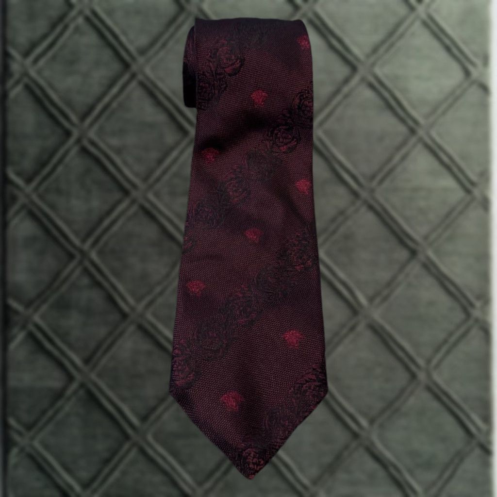 Versace VINTAGE Gianni Versace Wine Red Floral Rose Neck Tie 100% Silk Tie Men Red Floral 90s Versace Mens Tie Size ONE SIZE - 1 Thumbnail