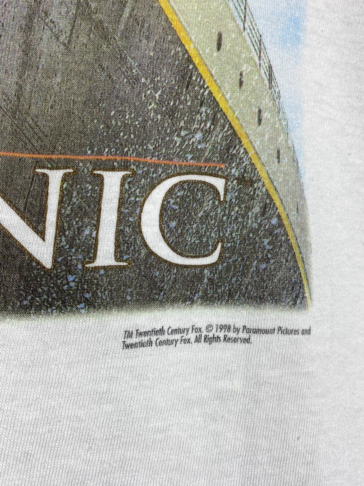 Vintage Vintage 1998 Titanic Movie T-Shirt Hanes Film Promo Tee Size US XL / EU 56 / 4 - 5 Thumbnail