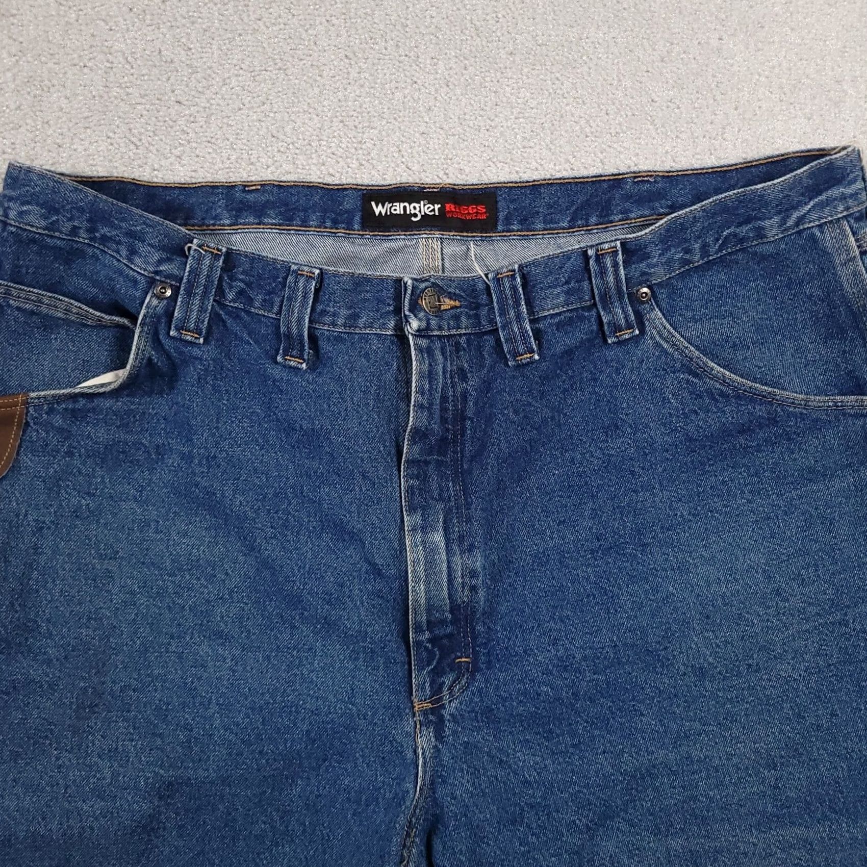 Wrangler VINTAGE Wrangler Riggs Workwear Carpenter Jean Shorts Mens 44 Grunge Denim Linen Blue 10 in Inseam Pants Mens Size US 44 / EU 60 - 3 Thumbnail