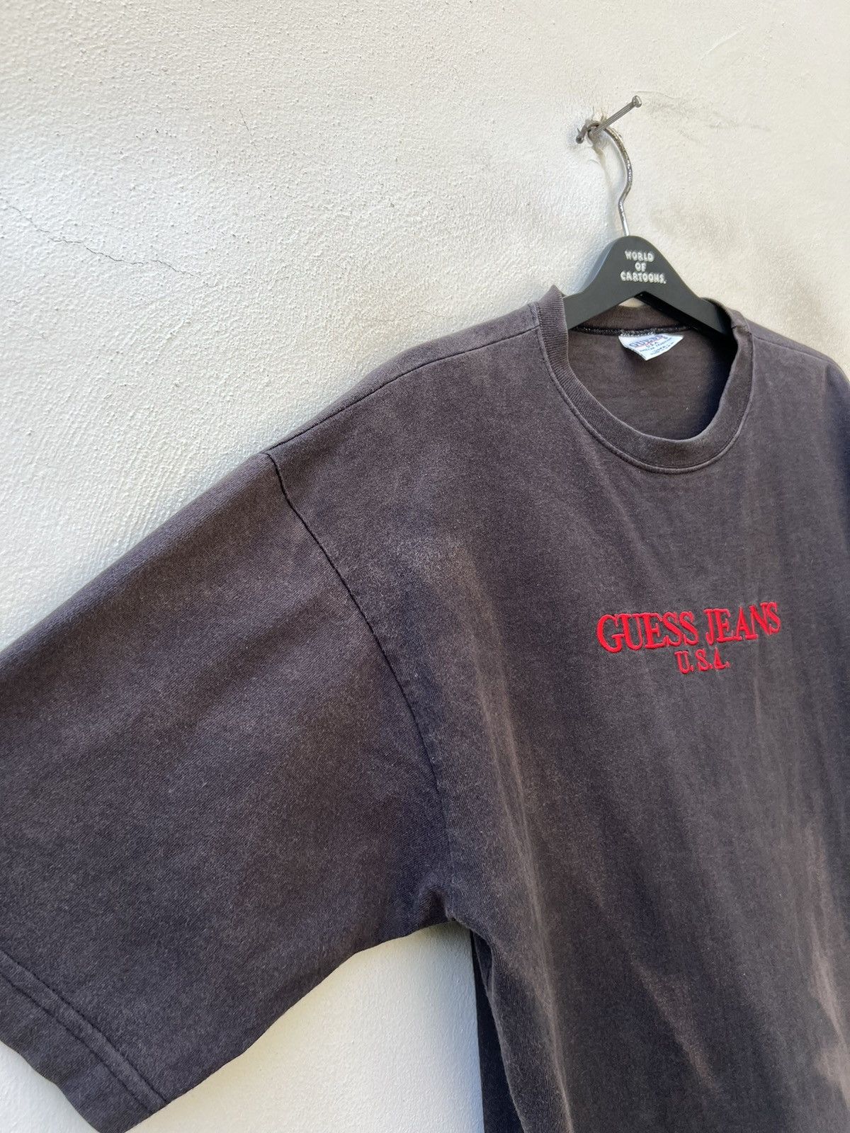 Guess Vintage 90s Guess Uneven Embroidery Spell Out Sun Faded tee Size US XL / EU 56 / 4 - 10 Thumbnail