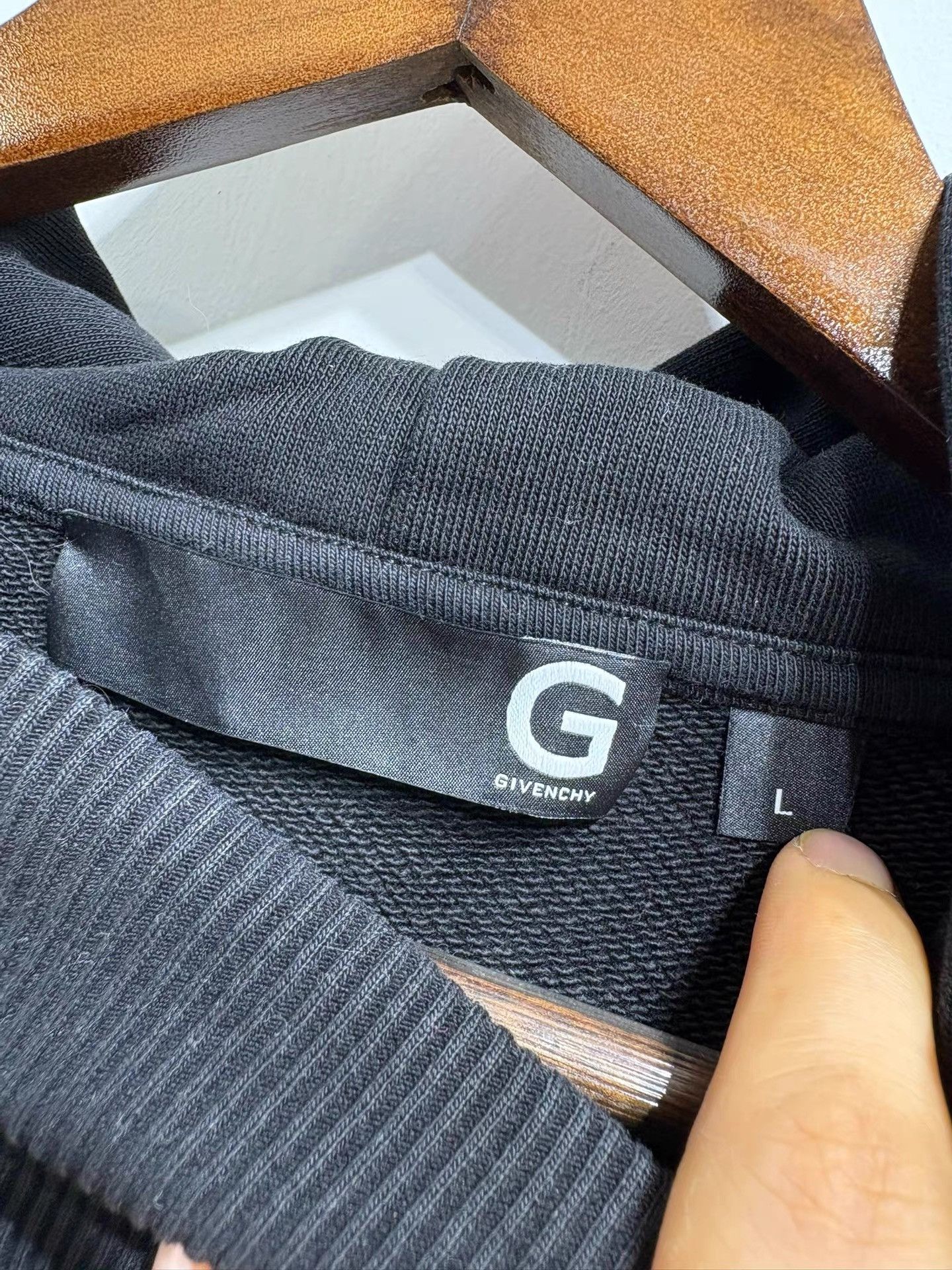 Givenchy GIVENCHY Men's Hooded Pullover Sweatshirt K29 Size US L / EU 52-54 / 3 - 4 Thumbnail