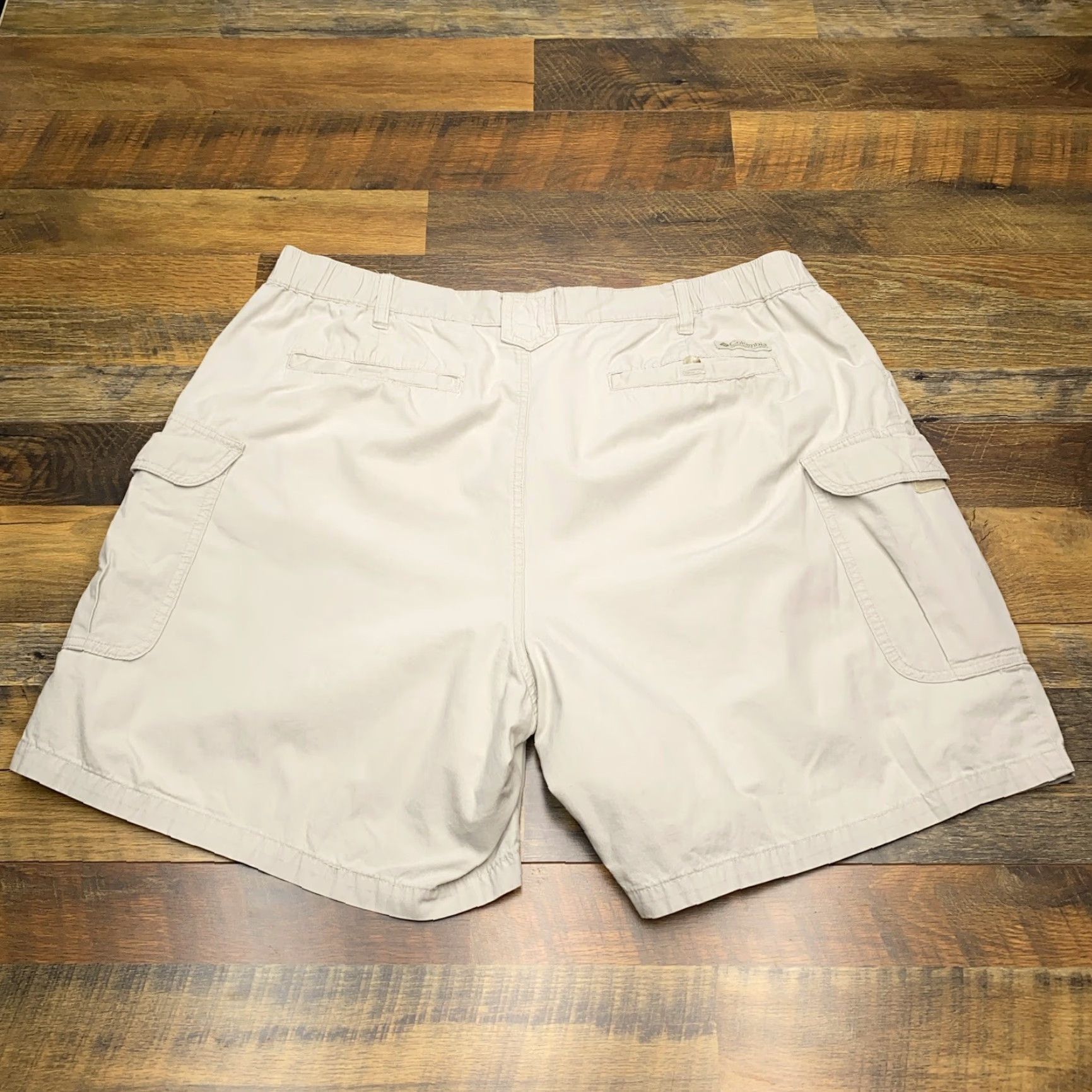 Vintage Columbia Cargo Shorts Mens 44 Beige Hiking Outdoor Casual Shorts Cargo Pocket Regular 100% Cotton Beige Mens Size US 44 / EU 60 - 2 Thumbnail
