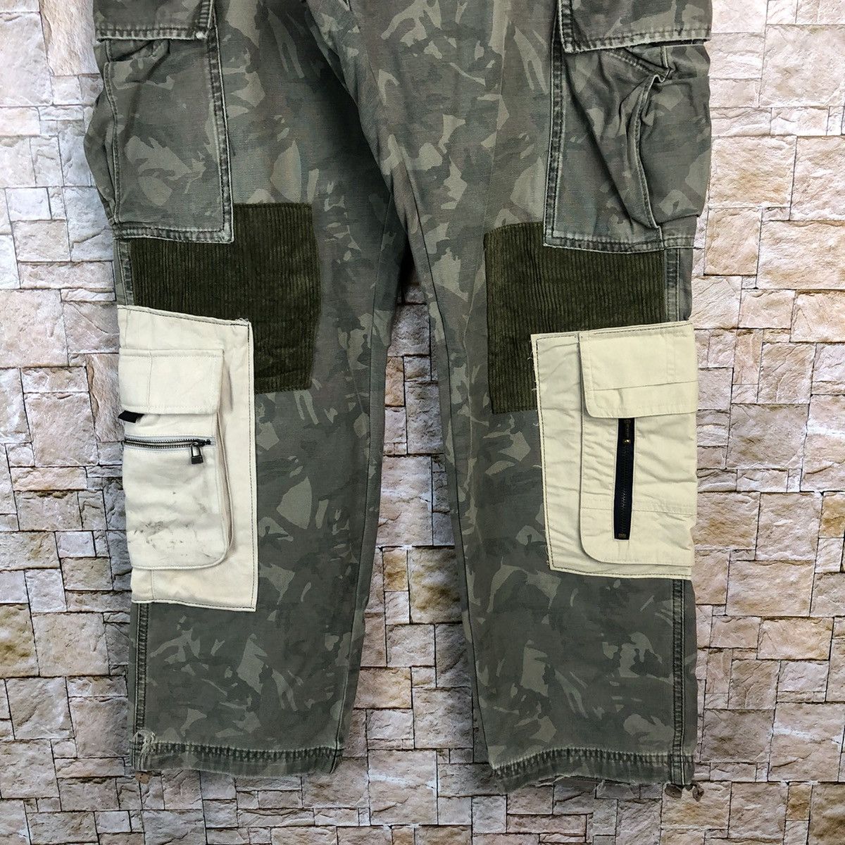 Japanese Brand Uniqlo Green Camo Cargo Multipocket Pants #A142 Size US 34 / EU 50 - 6 Thumbnail