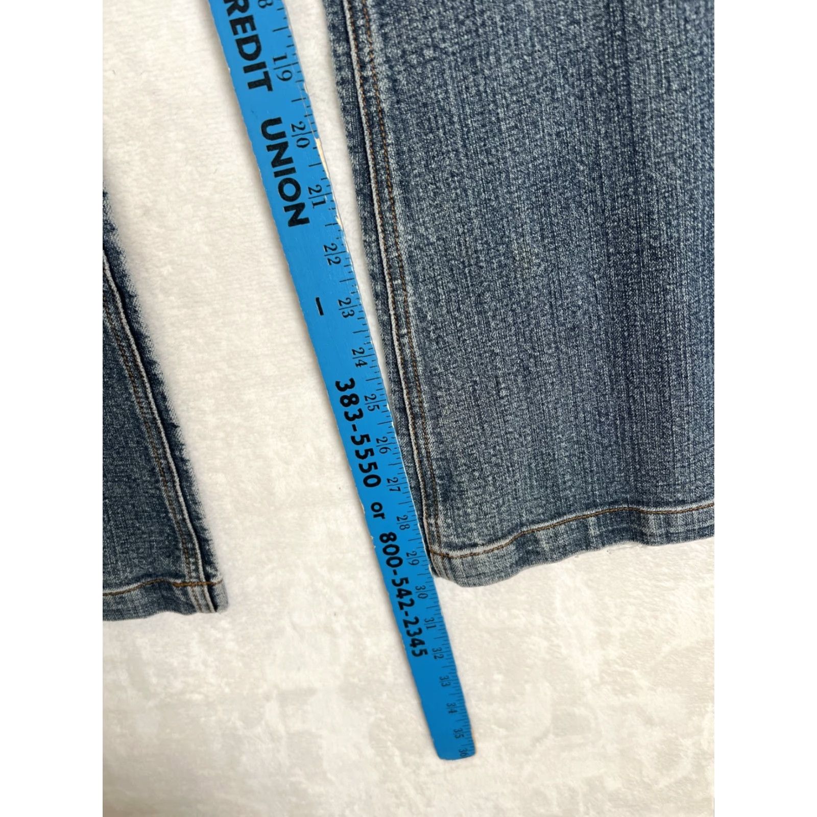 Mossimo VINTAGE Mossimo Women's Jeans Flare Bootcut Denim 9 Wide Leg 30 Inseam Blue Mid Rise 8.5-10.5 Inseam 30 Denim Jersey? Size 30" / US 8 / IT 44 - 4 Thumbnail