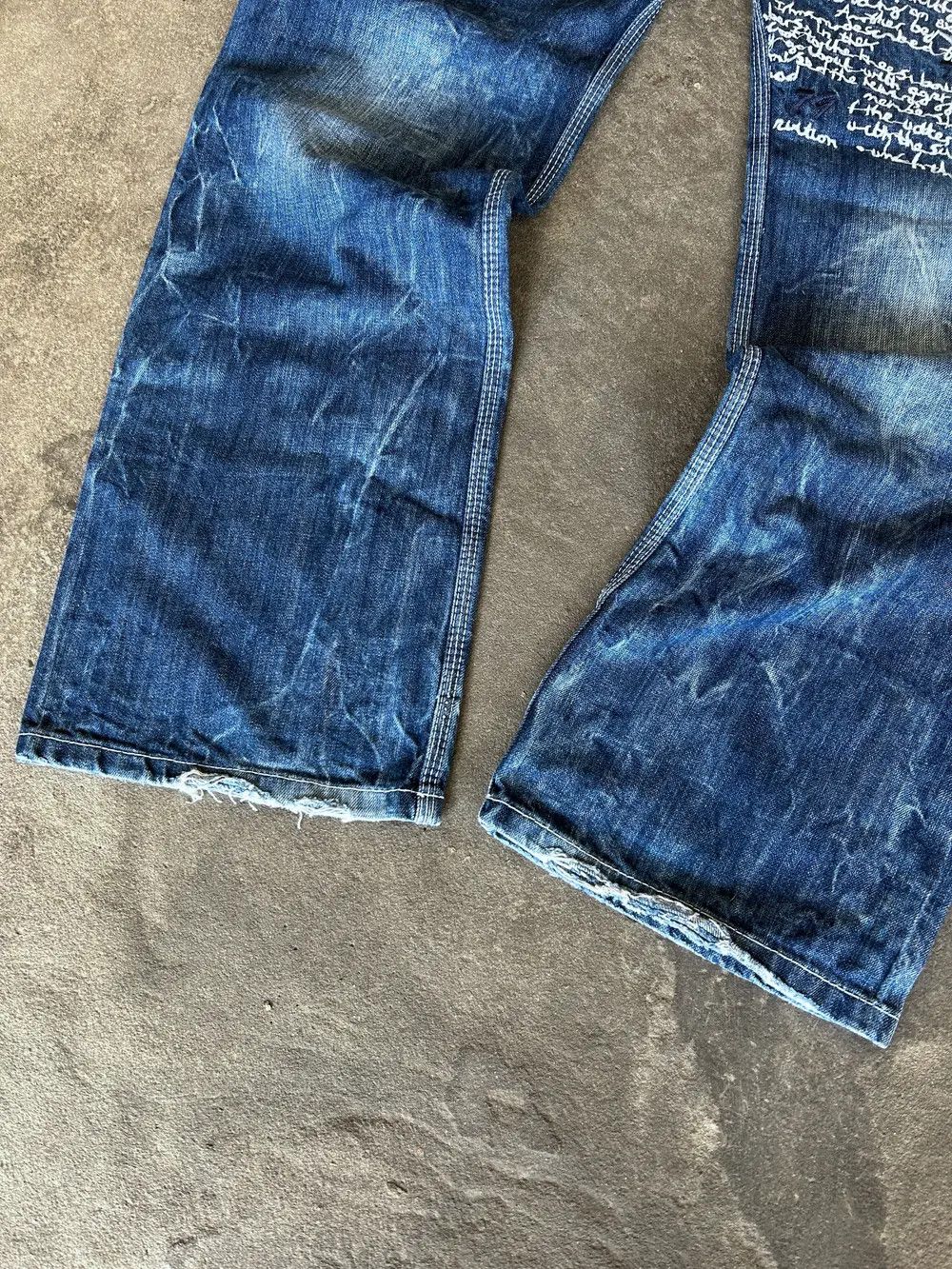 Hysteric Glamour × Japanese Brand Japanese Crazy Ed Hardy Style Distressed Washed Jeans Size US 32 / EU 48 - 10 Thumbnail