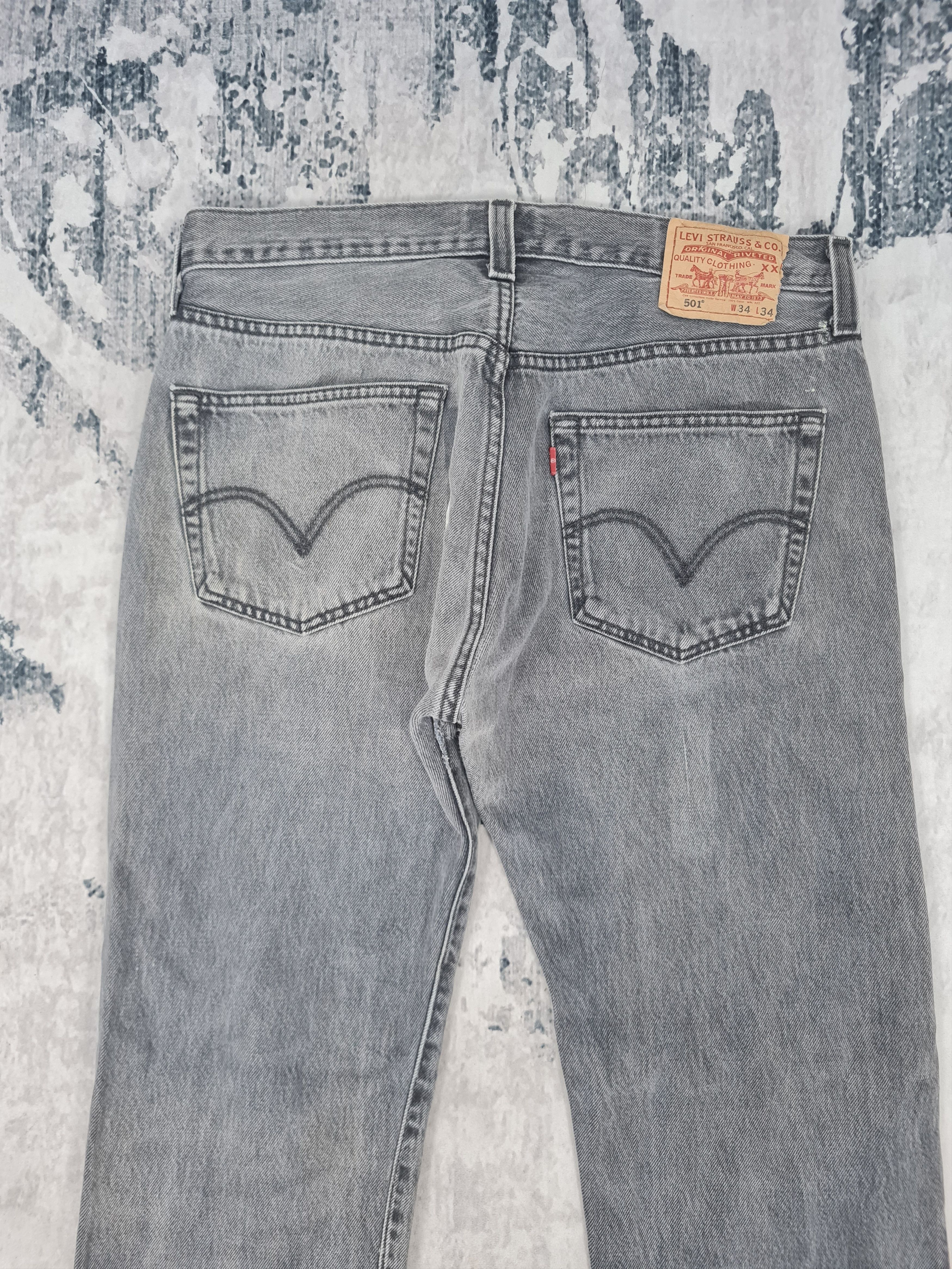 Levi's Vtg LEVIS 501 Black Sun Faded Ripped Jeans L0398 Size 34X33 Size US 34 / EU 50 - 6 Thumbnail