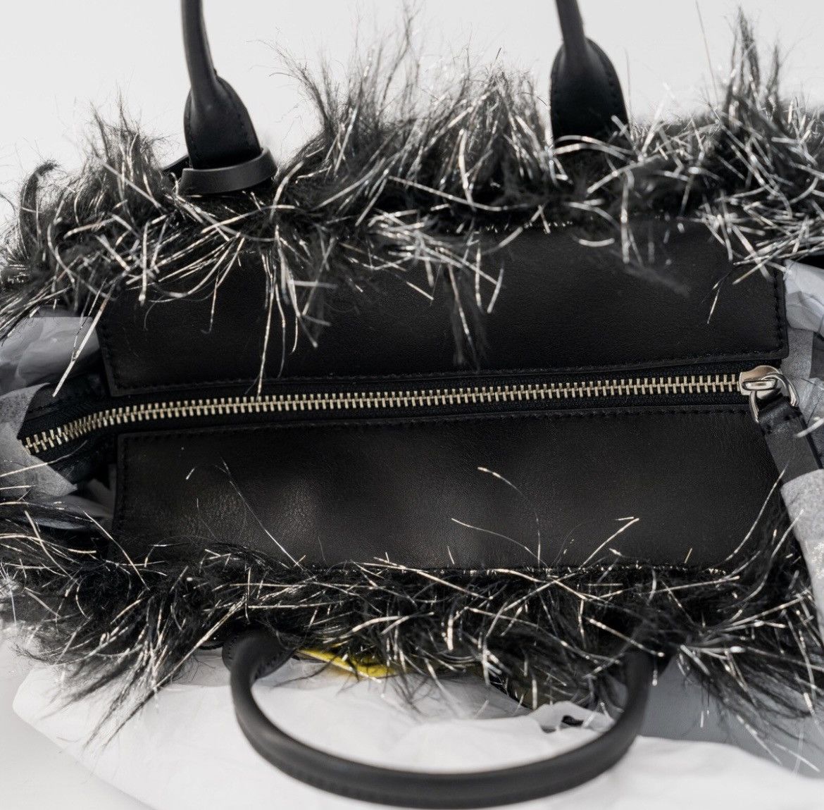 Marc Jacobs Marc Jacobs Black and Silver Textured Tote Size ONE SIZE - 2 Thumbnail