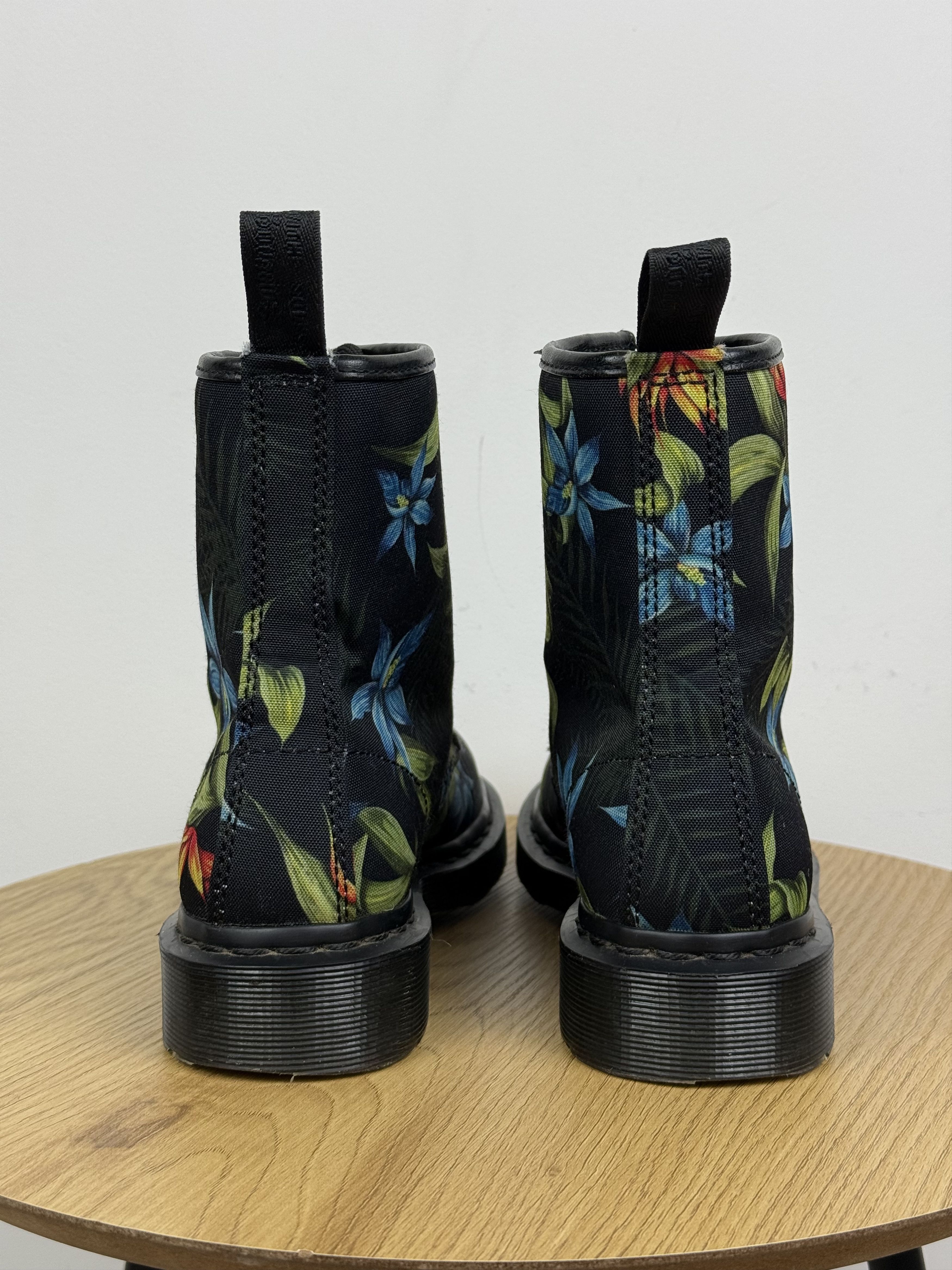 Dr. Martens Dr. Martens Hawaiian Castel Vegan Black Floral Women's EUR37 Size US 7 / IT 37 - 6 Thumbnail