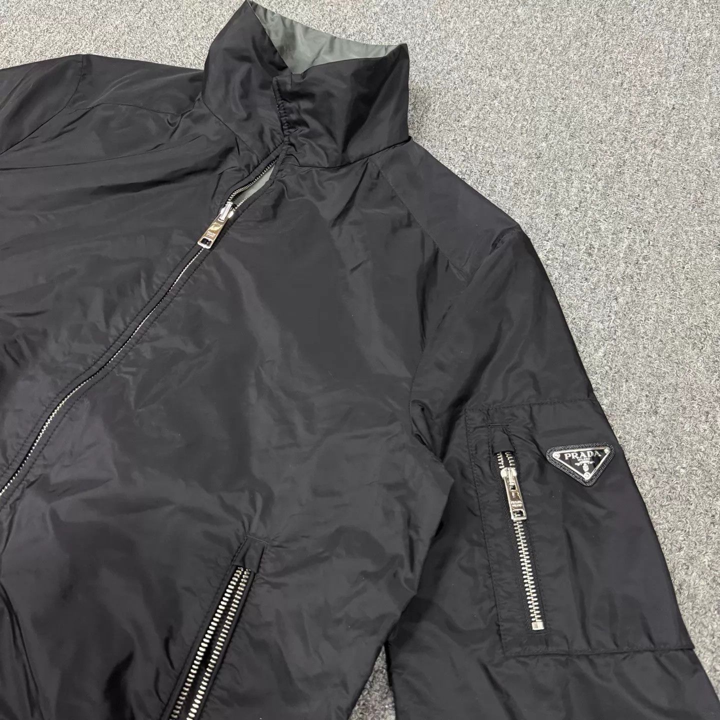 Prada Prada recycled nylon triangle 2-sided black/gray jacket 48 Size US M / EU 48-50 / 2 - 3 Thumbnail