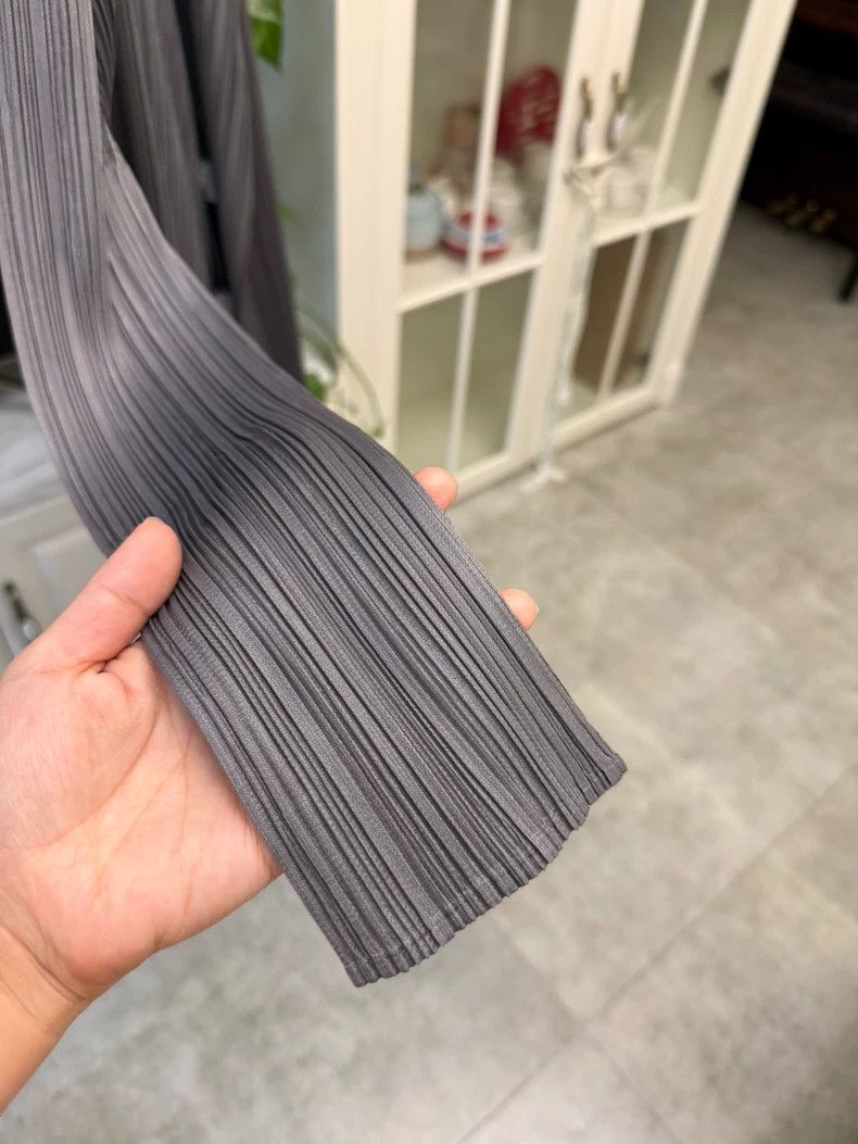 Issey Miyake Issey Miyake size:5 Grey pleated cardigan Size XS / US 0-2 / IT 36-38 - 3 Thumbnail