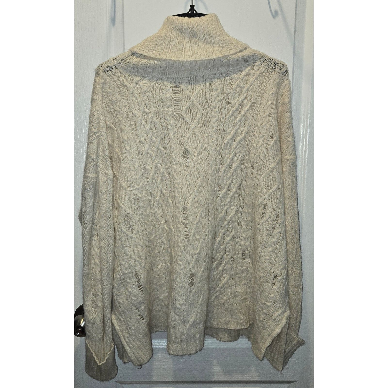 Free People Free People Complex Cable Cowl Neck Sweater Ivory Cream sz M Size M / US 6-8 / IT 42-44 - 2 Thumbnail