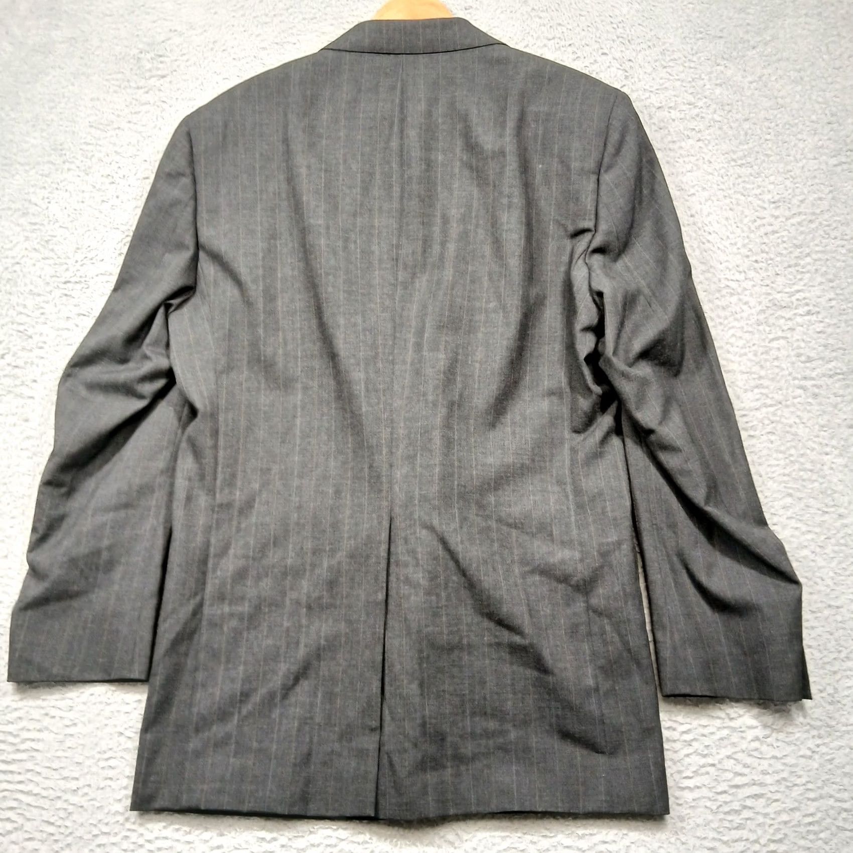 Jos. A. Bank Jos A. Bank Executive Collection Blazer Mens 42L Charcoal Gray Pinstripe Wool Two-Button Notch Lapel Suit Jacket Size 42R - 2 Thumbnail