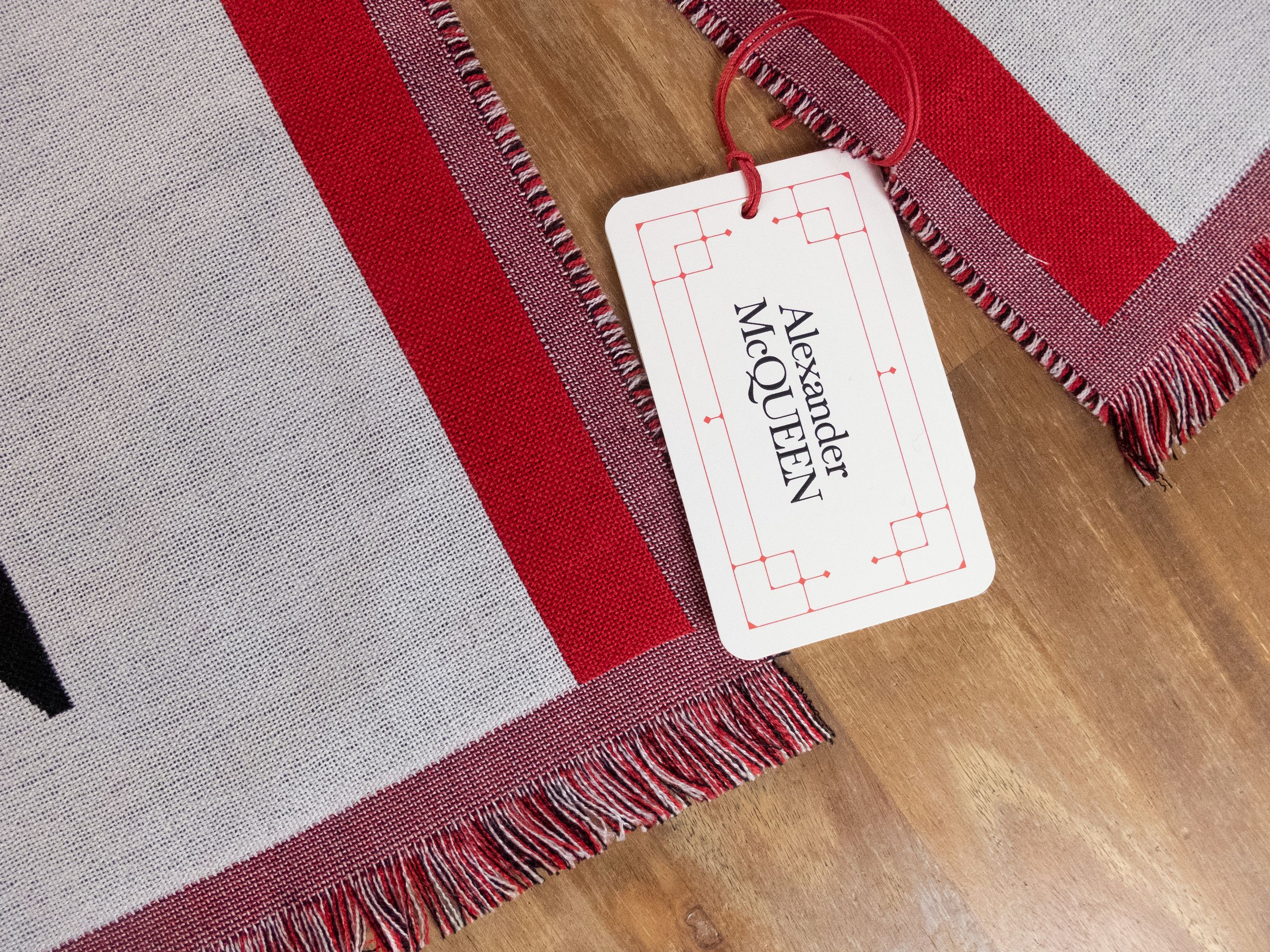 Alexander McQueen ALEXANDER MCQUEEN Selvedge gray red logo wool scarf q Size ONE SIZE - 2 Thumbnail