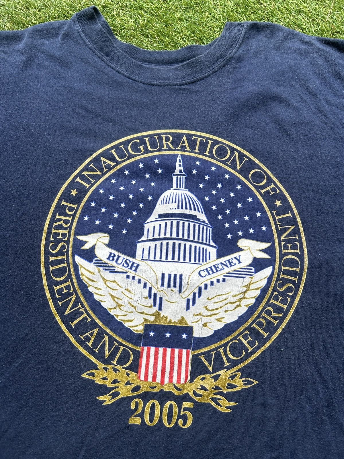 Gildan Vintage 2005 Bush Cheney Inauguration T-Shirt Size US XL / EU 56 / 4 - 2 Thumbnail