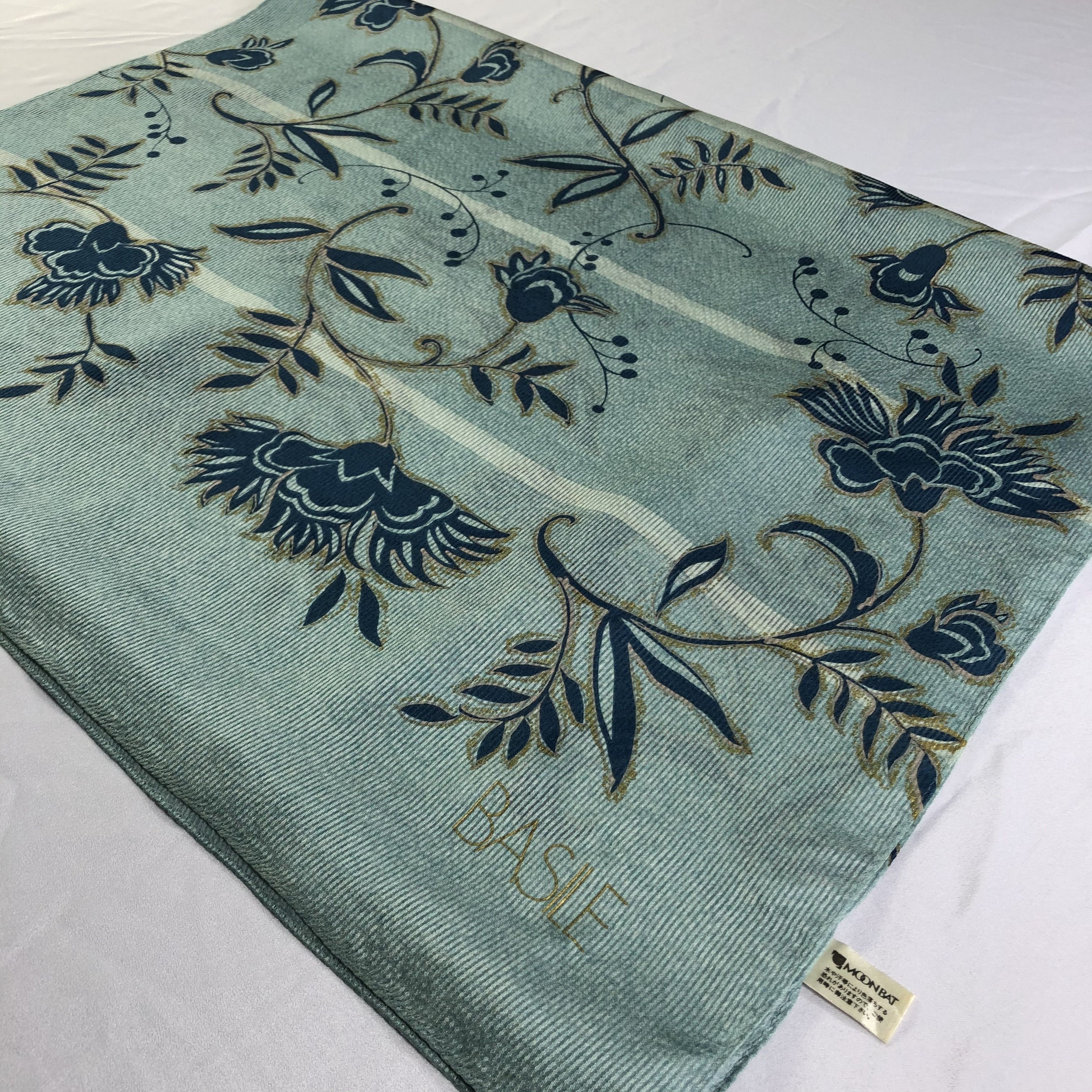 Vintage Vintage Basile Silk Scarf Size ONE SIZE - 3 Thumbnail