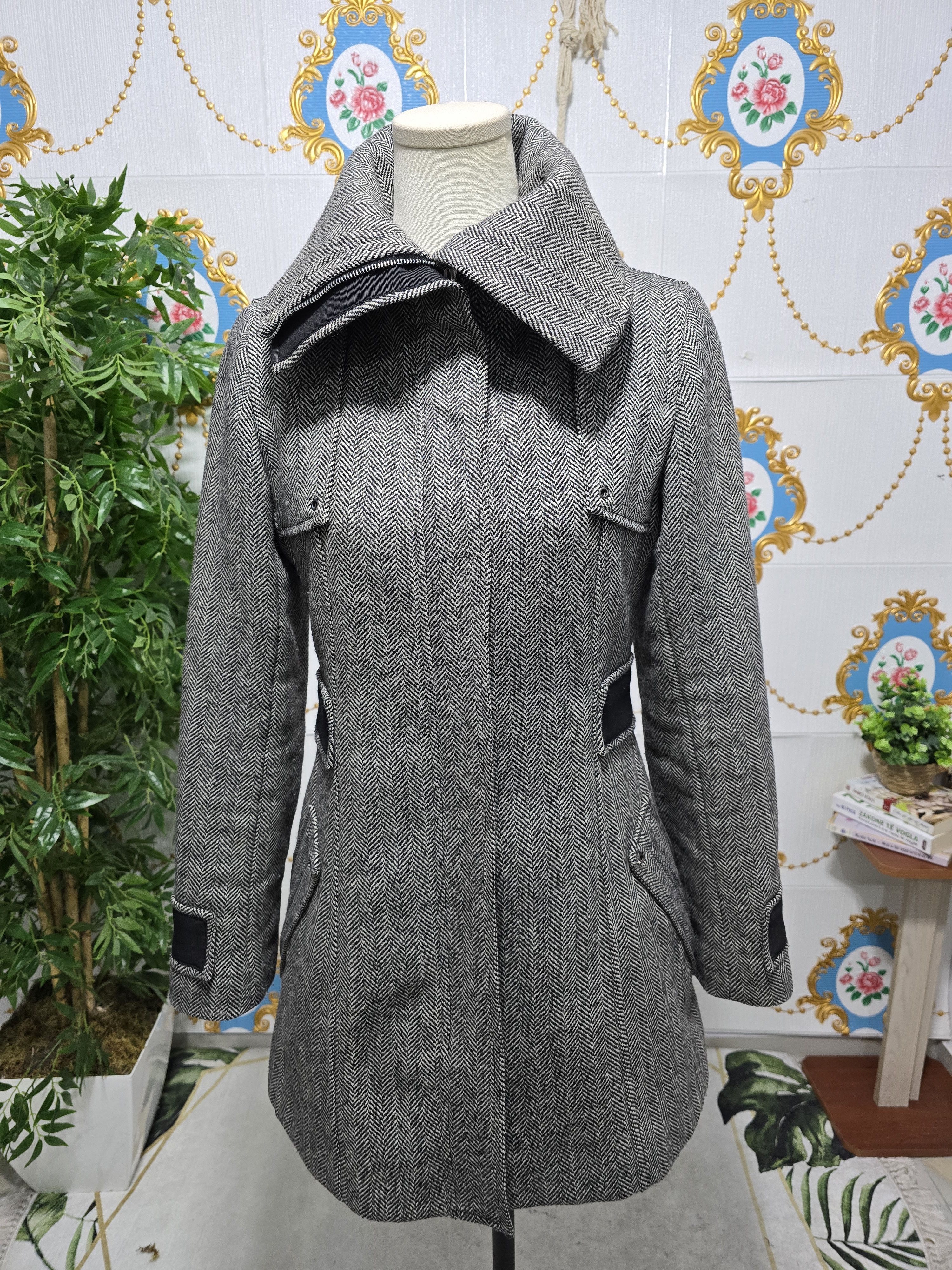 Carolina Herrera CAROLINA HERRERA new wool coat women Medium Size M / US 6-8 / IT 42-44 - 1 Thumbnail