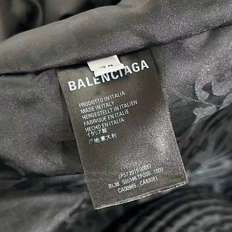 Balenciaga Balenciaga Logo Puffer Coat Black. Size US XS / EU 42 / 0 - 7 Thumbnail