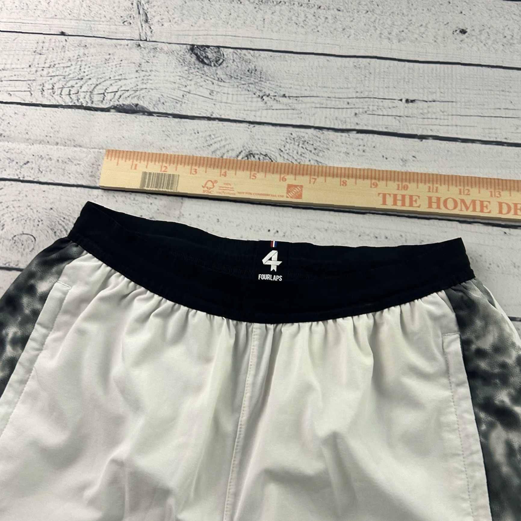 Vintage Four Laps Athletic Shorts Mens Small White Lined Short White Four Laps Athletic Shorts Mens S White Lined Size US 29 - 5 Thumbnail