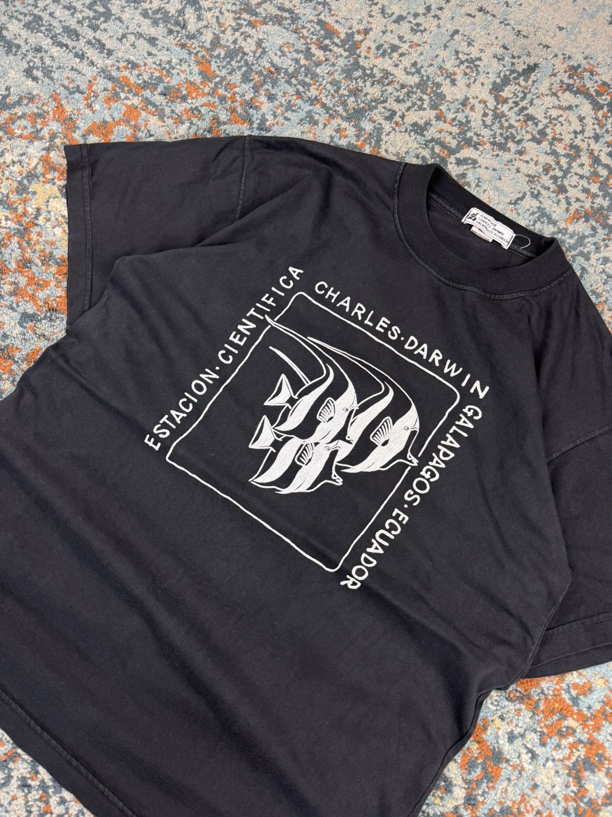 Vintage Vintage 90s charles darwin galapagos animal graphic tee fade Size US L / EU 52-54 / 3 - 3 Thumbnail