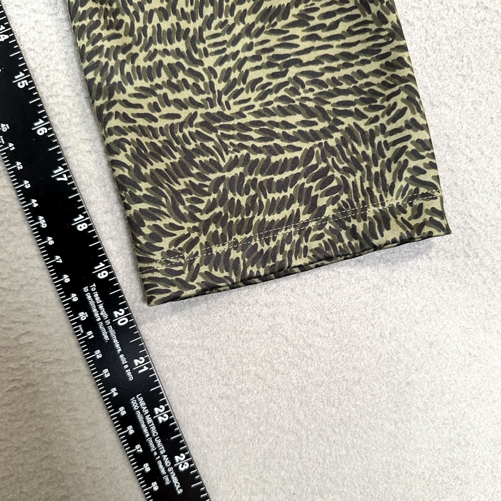 Merrell Merrell Pants Capri Leggings Leopard Print Gray Women Small Athletic Stretch EUC Capris Size 28" / US 6 / IT 42 - 7 Thumbnail