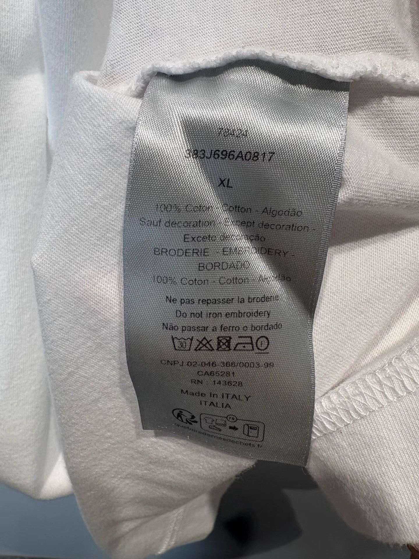 Dior Dior Solid Color Crew Neck T-shirt with Embroidered Logo K36 Size US XL / EU 56 / 4 - 4 Thumbnail