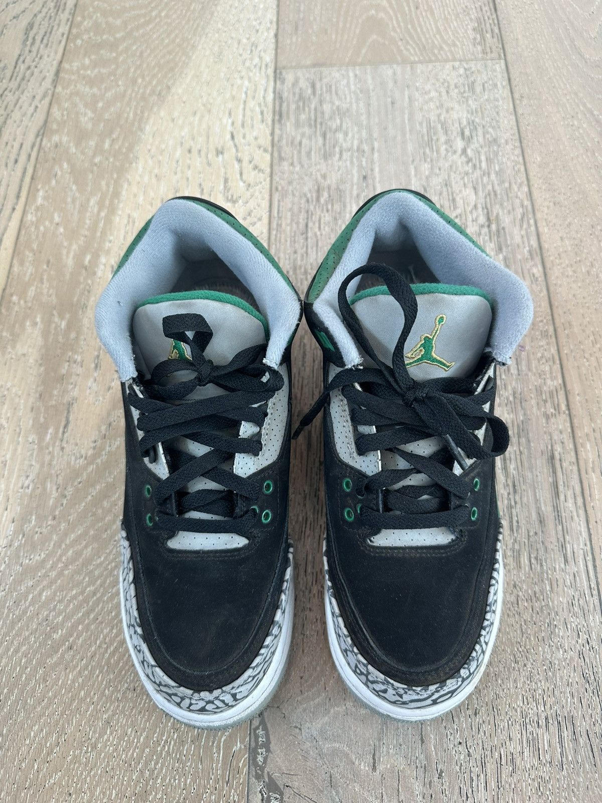 Jordan Brand Jordan 3 Retro Pine Green Size US 6 / EU 39 - 2 Thumbnail