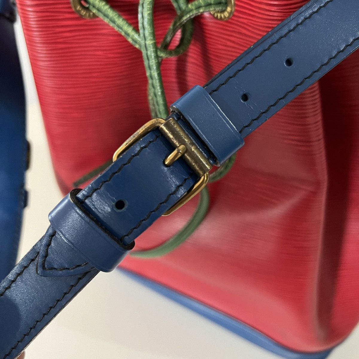 Designer Louis vuitton large noe epi leather shoulder bag Size ONE SIZE - 12 Thumbnail