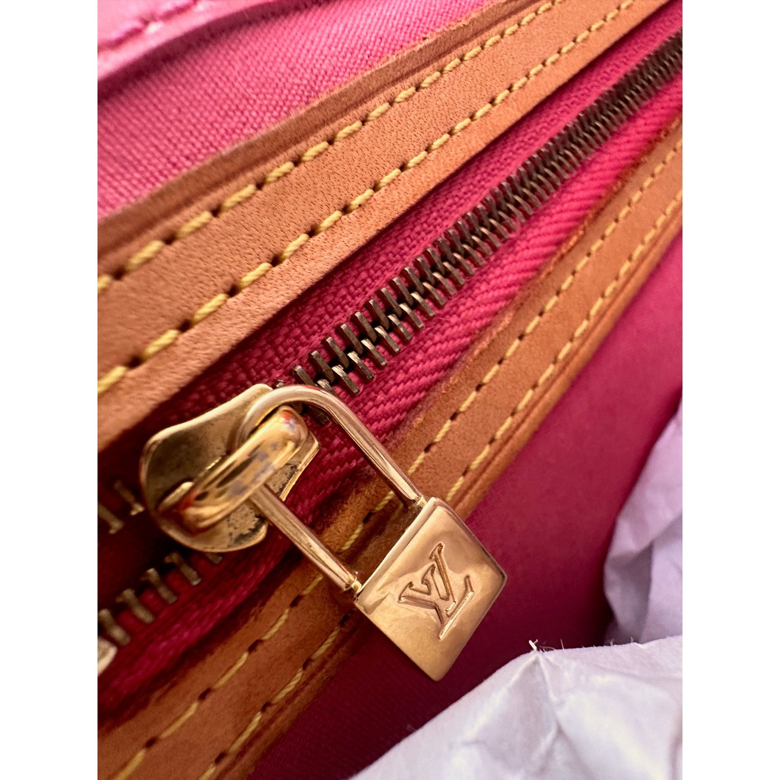 Louis Vuitton Louis Vuitton Monogram Vernis Reade PM Hand Bag - Red M91088 Size ONE SIZE - 16 Thumbnail
