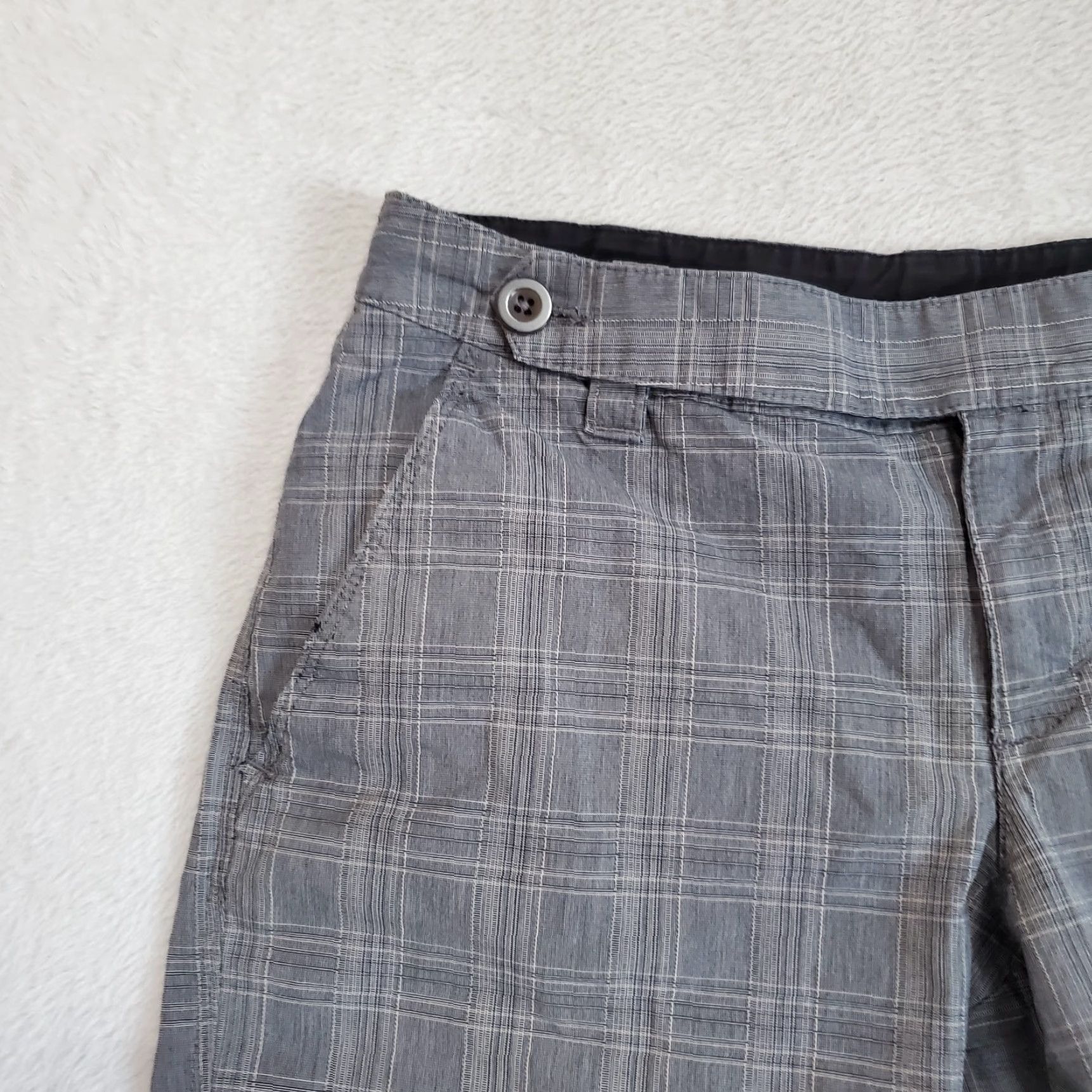The North Face VINTAGE The North Face Bermuda Shorts Women 8 Gray Plaid 100% Cotton Hiking Camping Size 30" / US 8 / IT 44 - 4 Thumbnail