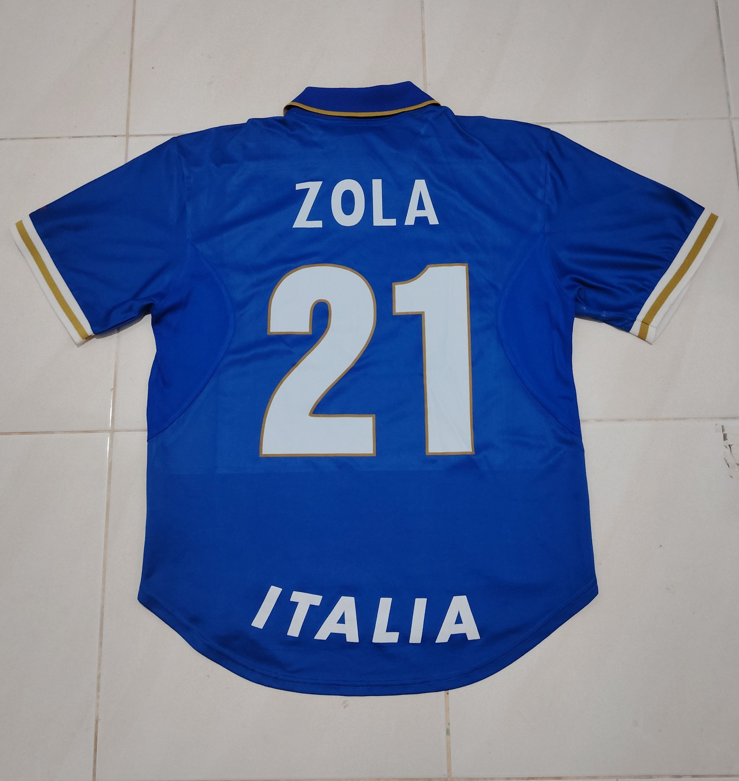 Nike Vintage 90s Nike Italia 94 Jersey#21 Zola Size US L / EU 52-54 / 3 - 1 Thumbnail