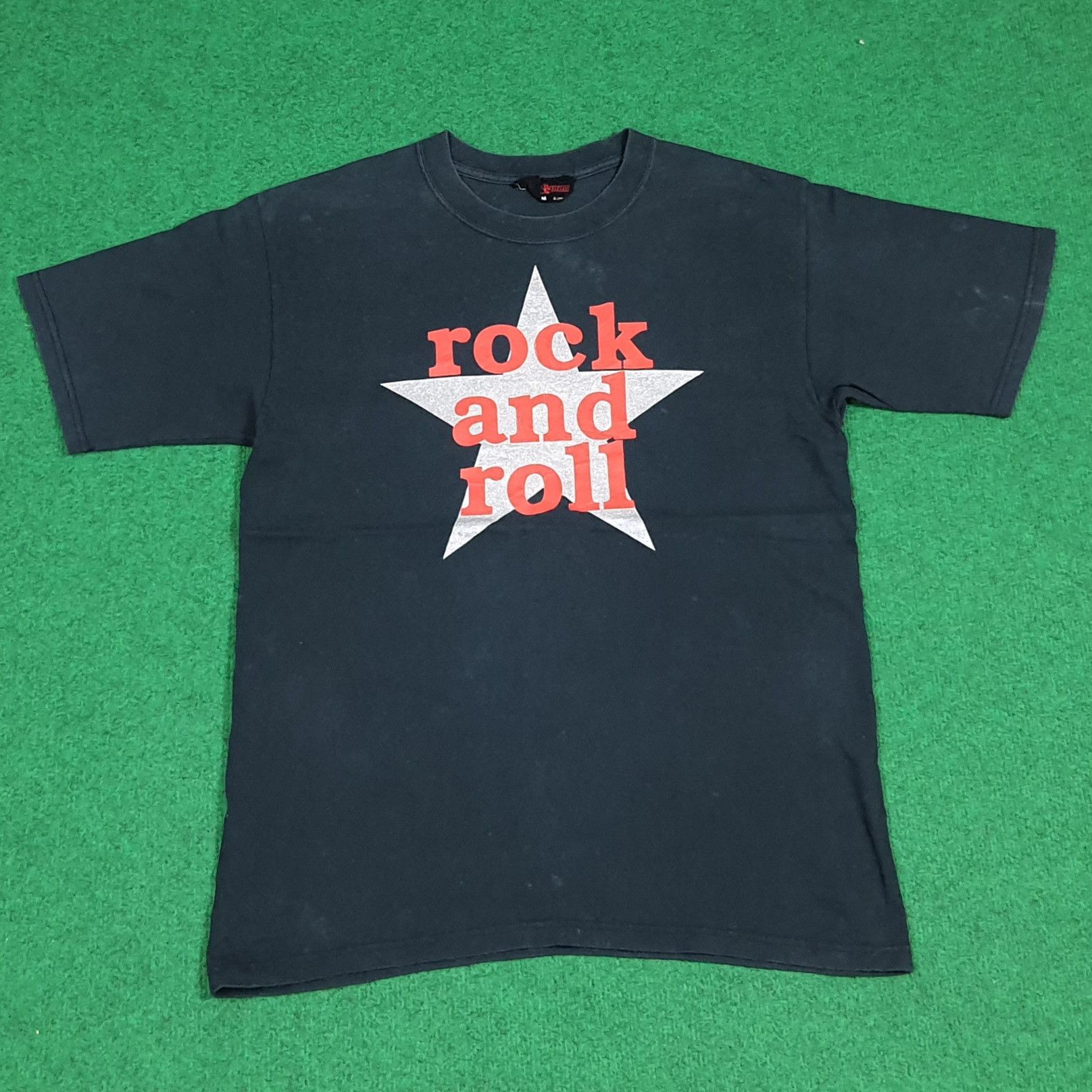 Japanese Brand Vintage B'z Japan Rock Band Rock and Roll Tshirt C285N20 Size US M / EU 48-50 / 2 - 1 Thumbnail