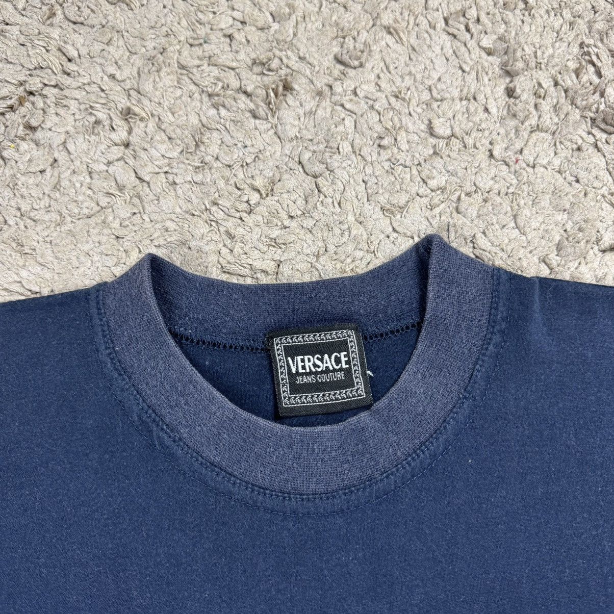 Versace Vintage Versace Embroidery Logo T-shirt Size US L / EU 52-54 / 3 - 8 Thumbnail