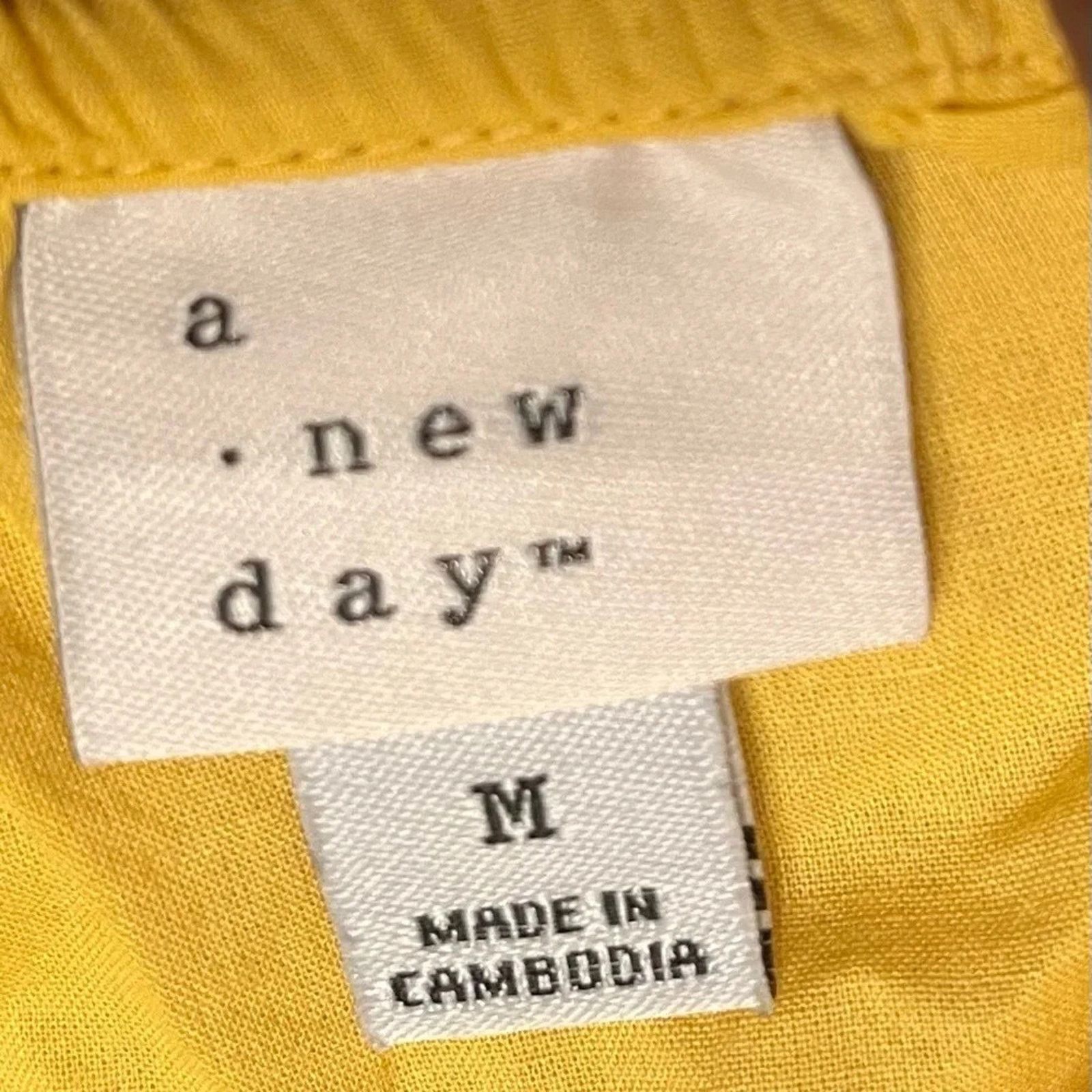 The Unbranded Brand A new day peasant style blouse, size medium. Size M / US 6-8 / IT 42-44 - 6 Thumbnail
