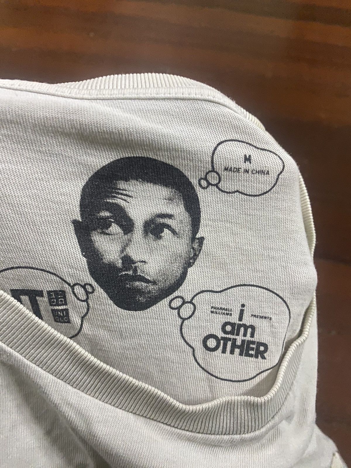Pharrell Rare UNIQLO X Pharrell Williams other hand tee Size US M / EU 48-50 / 2 - 10 Thumbnail