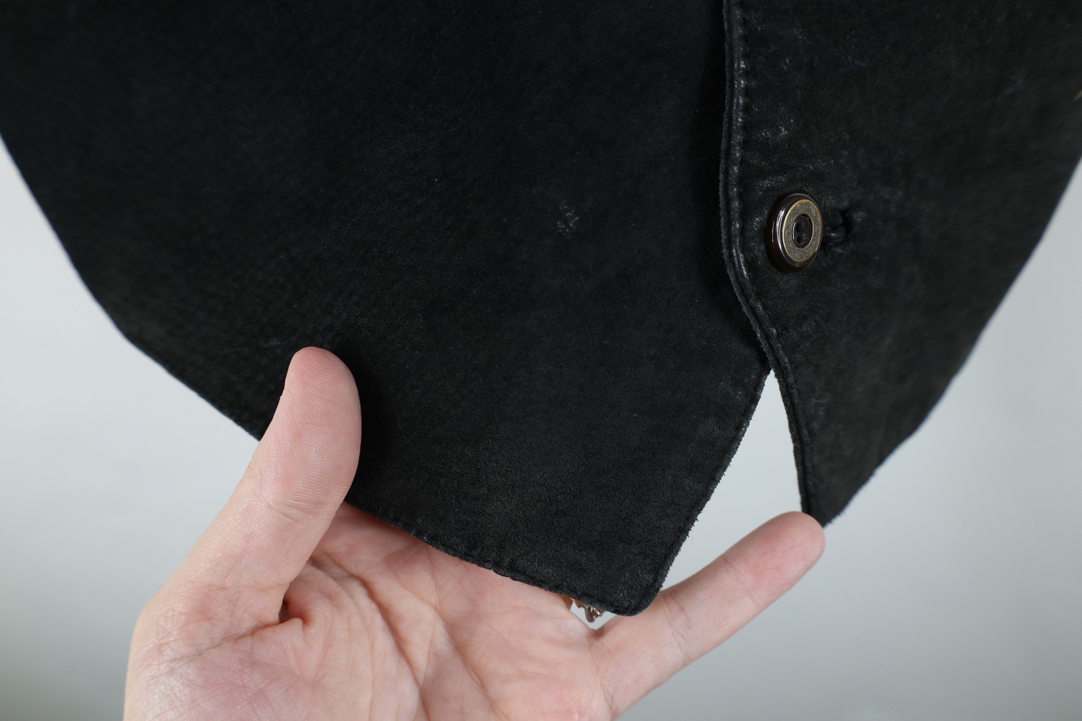 Vintage Vintage 90s Streetwear Suede Leather Vest Jacket Black Size US XL / EU 56 / 4 - 6 Thumbnail