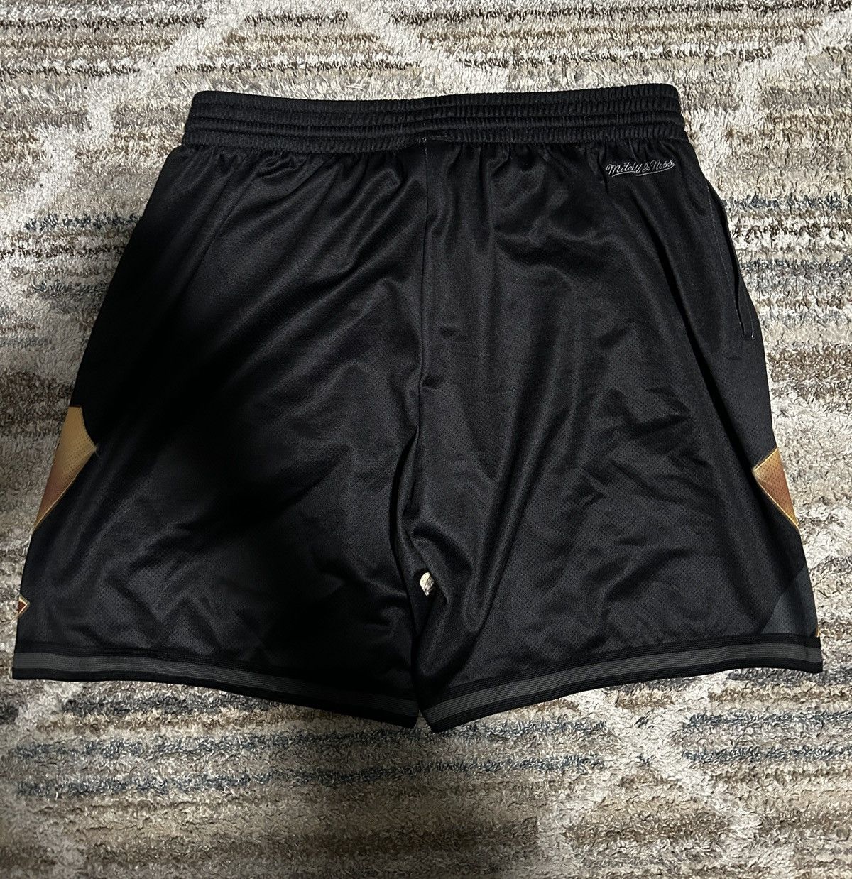 Mitchell & Ness Mitchell & Ness Black Toronto Raptors Big Face Shorts Black Size US 44 / EU 60 - 4 Thumbnail