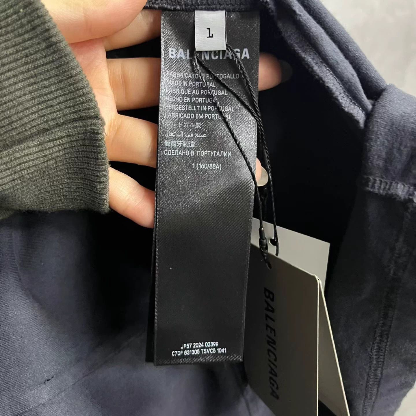 Balenciaga Balenciaga Black Oversized Crewneck Short T-Shirt Size 1 Size XS / US 0-2 / IT 36-38 - 4 Thumbnail
