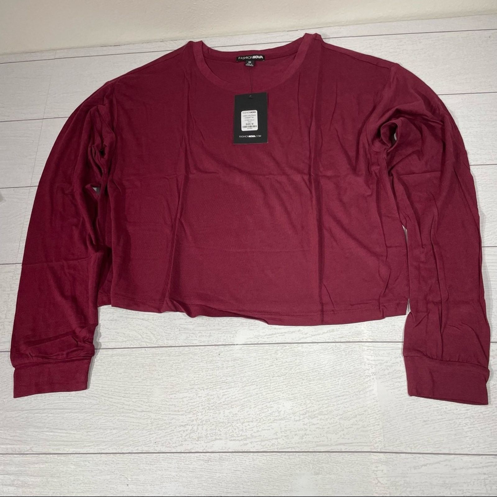 Other FASHION NOVA Wine Cropped Long Sleeved Tee Size M NWT Size M / US 6-8 / IT 42-44 - 2 Thumbnail
