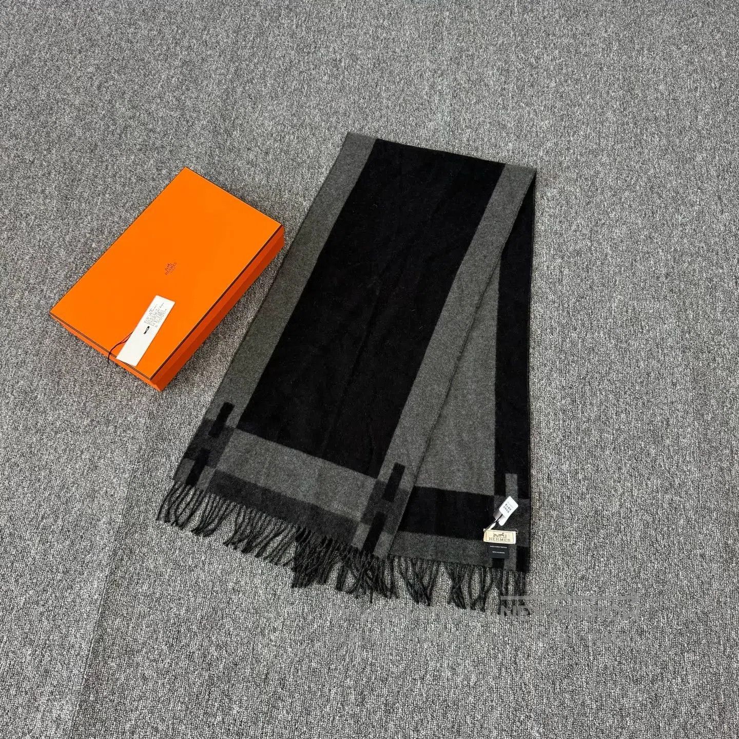 Hermes Hermes Goat hair cashmere, fringes, scarf| Size ONE SIZE - 2 Thumbnail